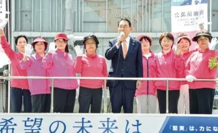 西園、小林両氏ら、街頭で実績語る／党愛知・女性局 公明新聞 2025年4月27日付 中部版