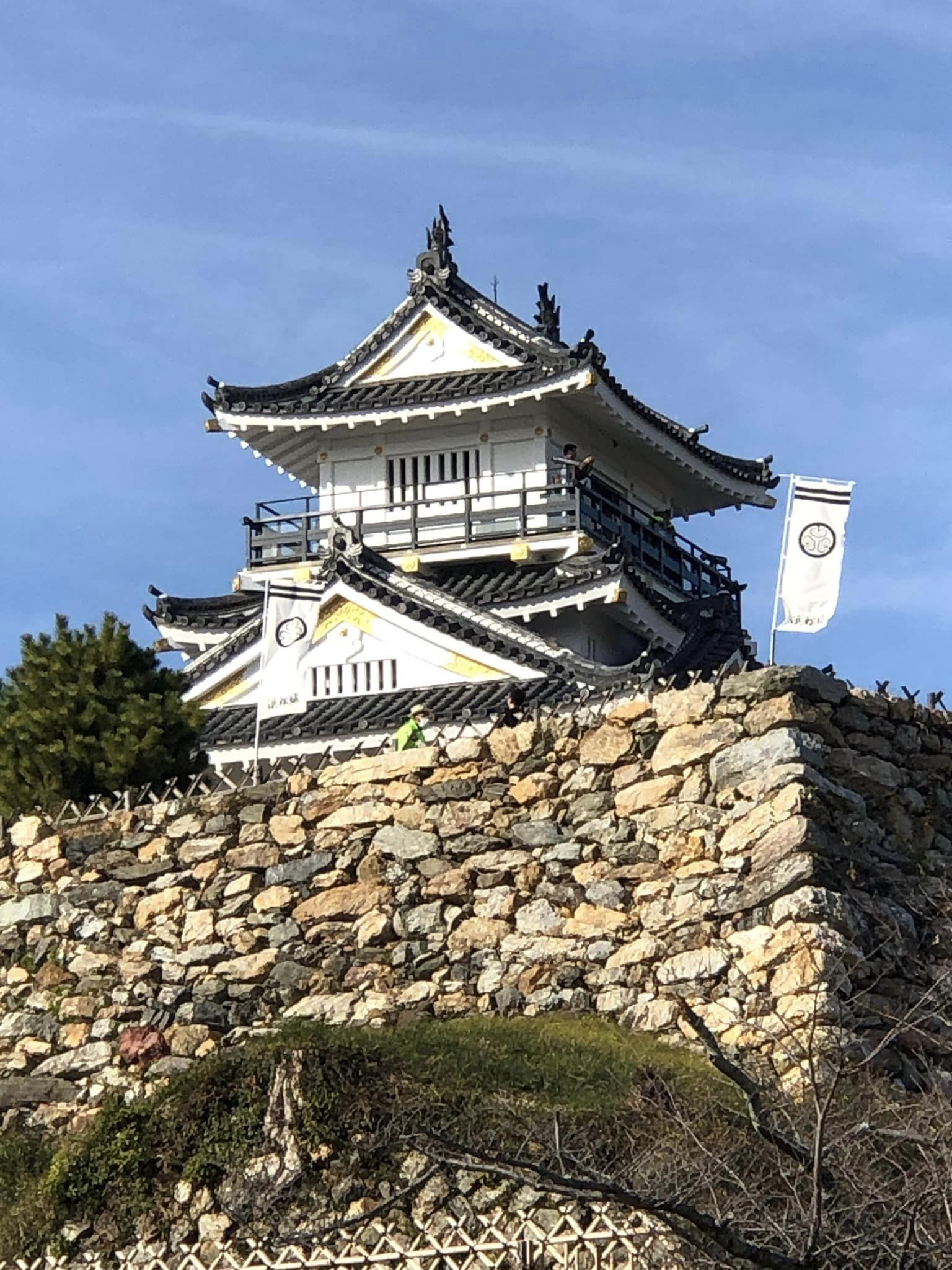 幸田恵里子市議と一緒に浜松市内を回り、委員会前の黒田豊市議と