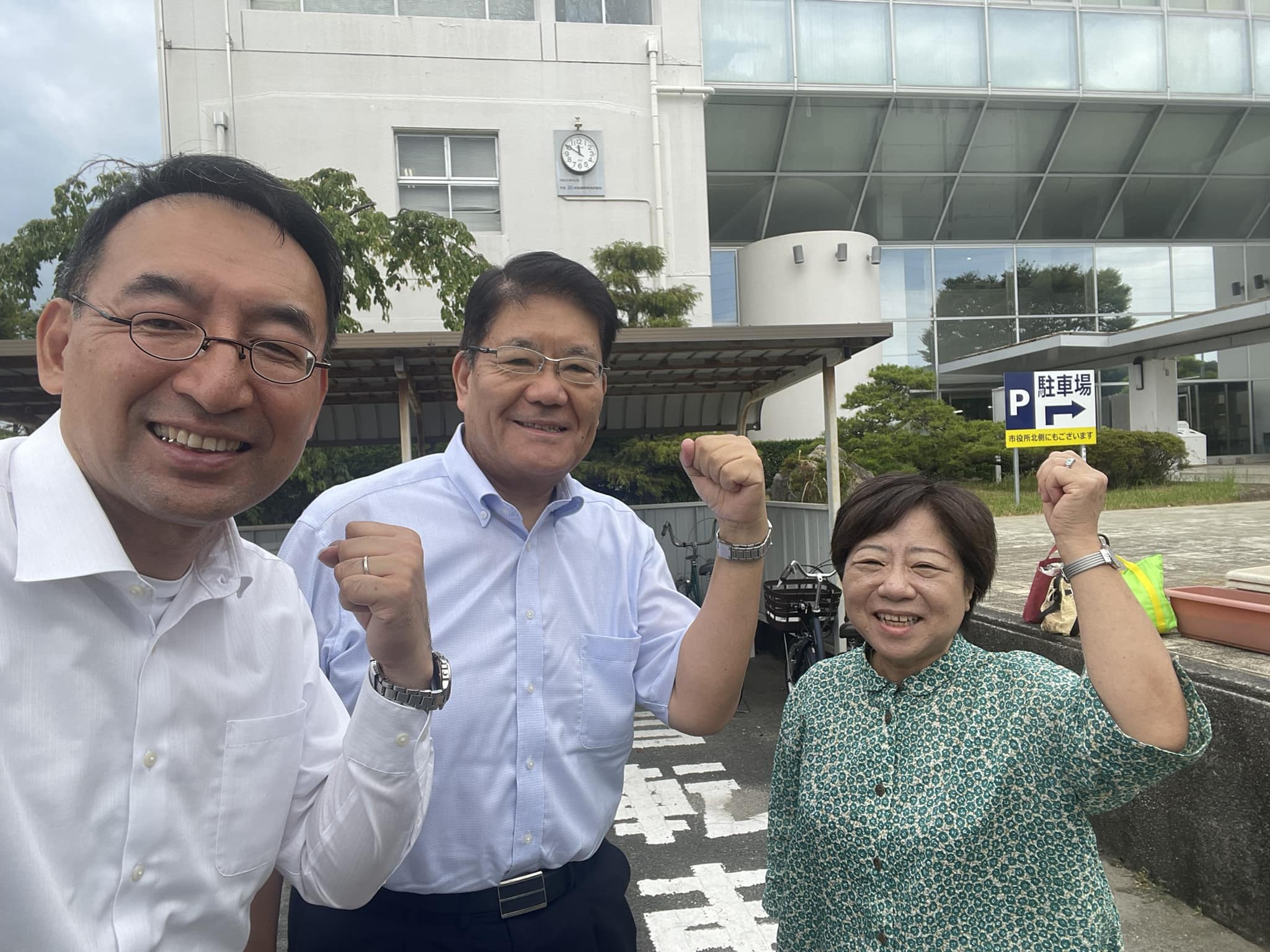 佐原佳美 市議と一緒に湖西市を、松下正行 市議と一緒に浜松市を回りました