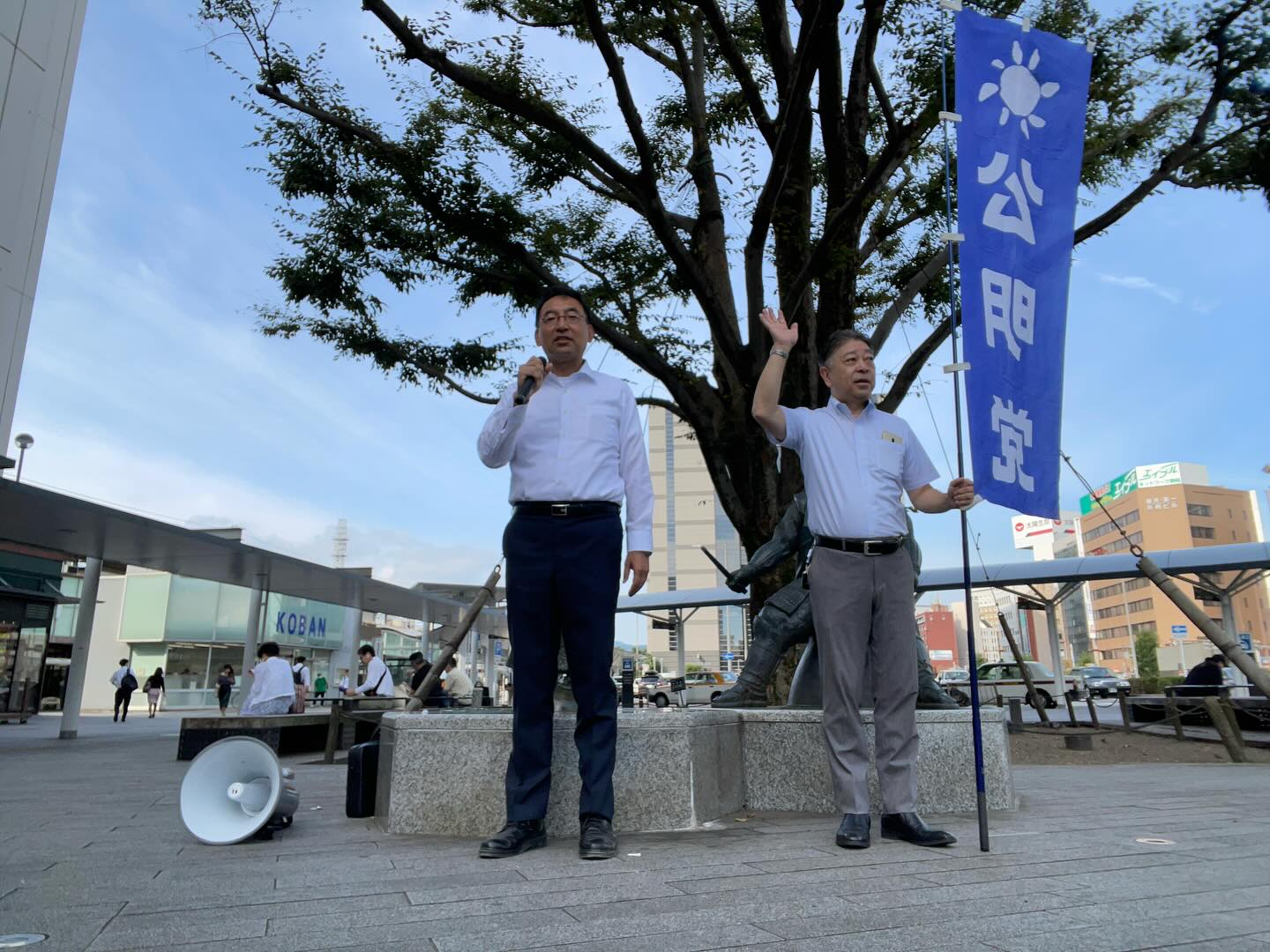 山本彰彦 県議と一緒に、月曜日恒例の静岡駅北口前での街頭演説