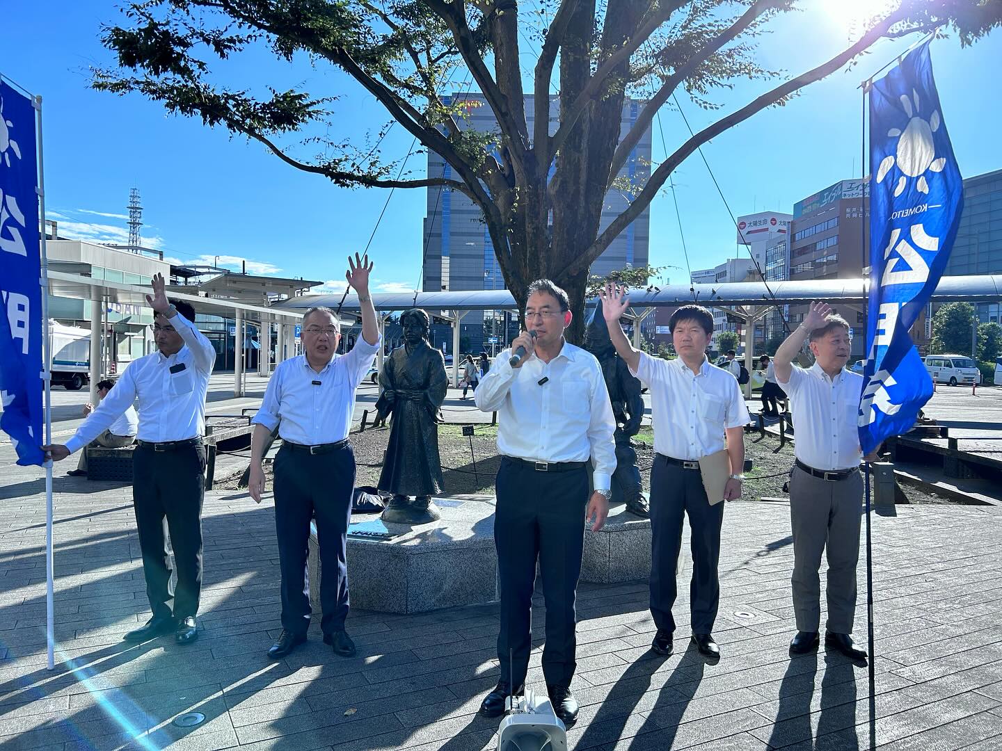 中川康洋 衆院議員と一緒に静岡駅北口前で街頭演説