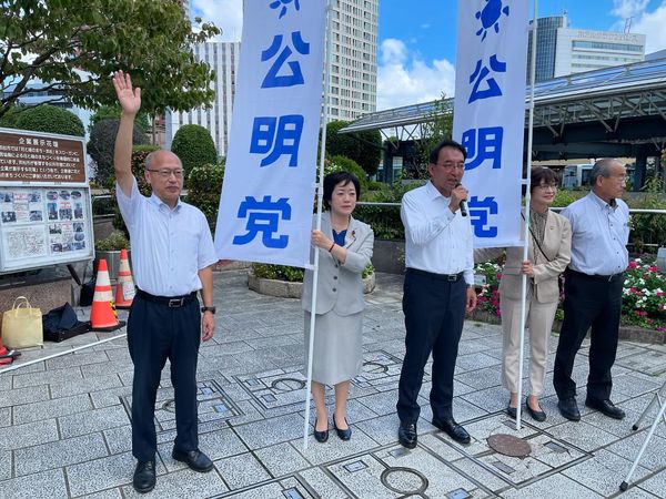 浜松、磐田、御厨、袋井の各駅前で、湖西市、菊川市内の交差点にて街頭演説