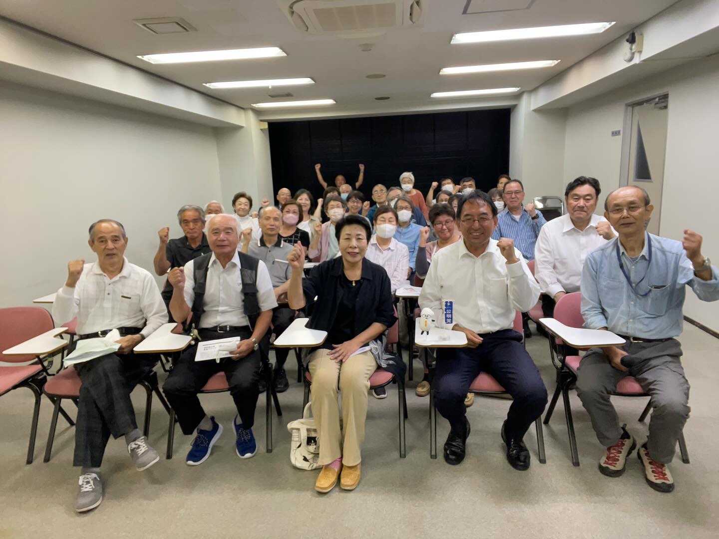 後藤雄一 市議と一緒に、熱海市の公明党支部会に参加し、挨拶