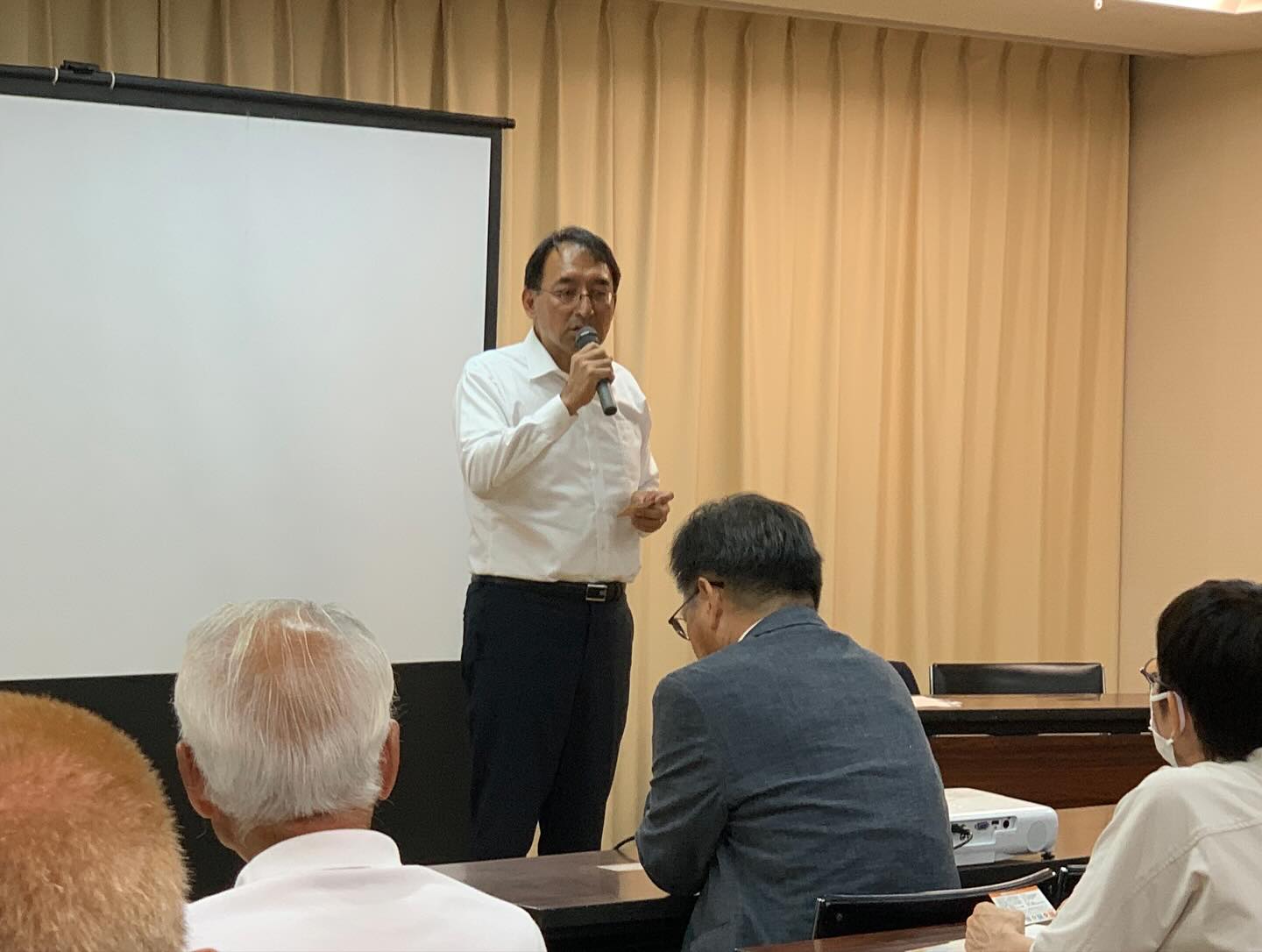 山崎とし子 市議と一緒に公明党浜松東支部会に参加し、挨拶