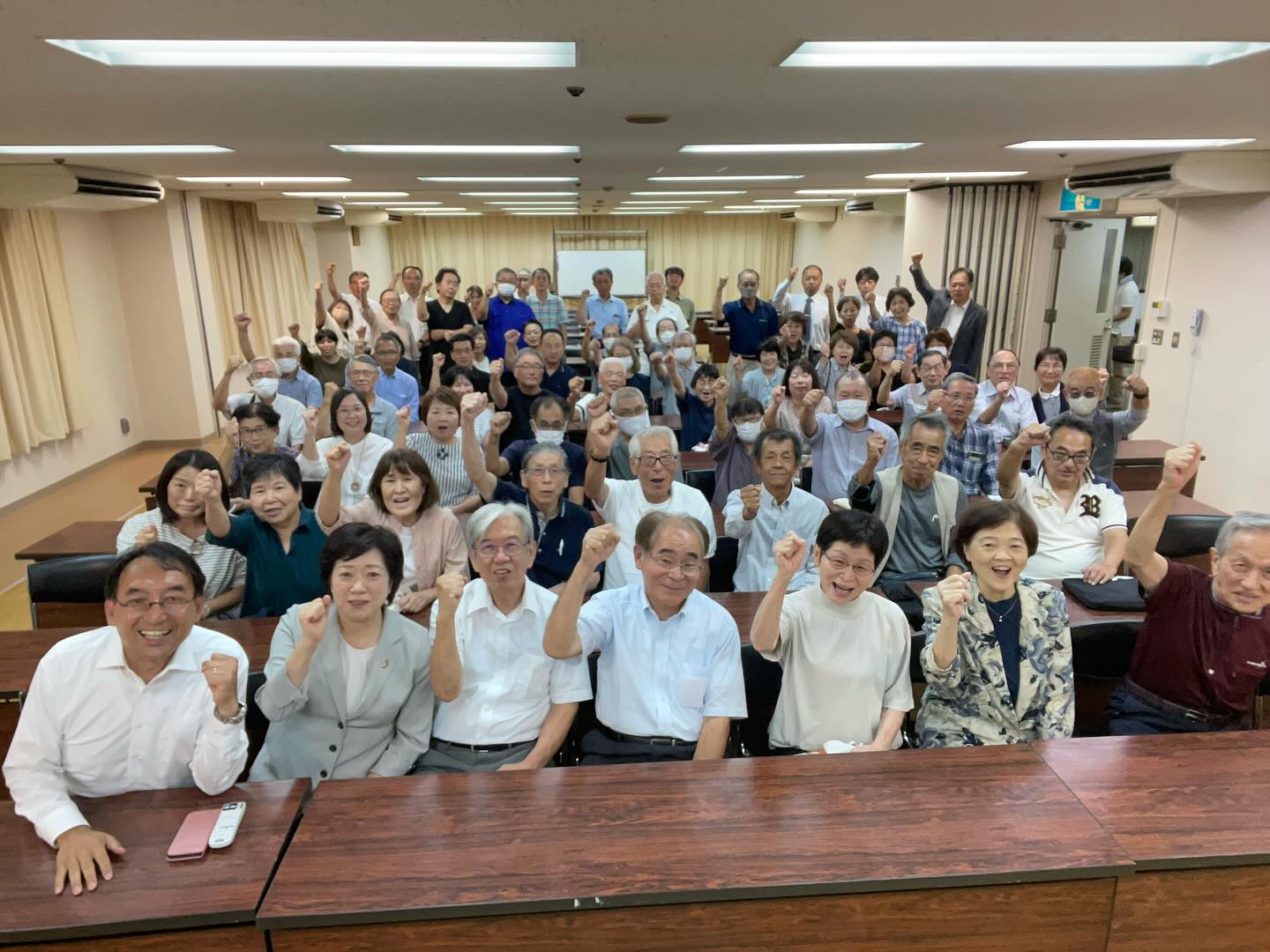 山崎とし子 市議と一緒に公明党浜松東支部会に参加し、挨拶