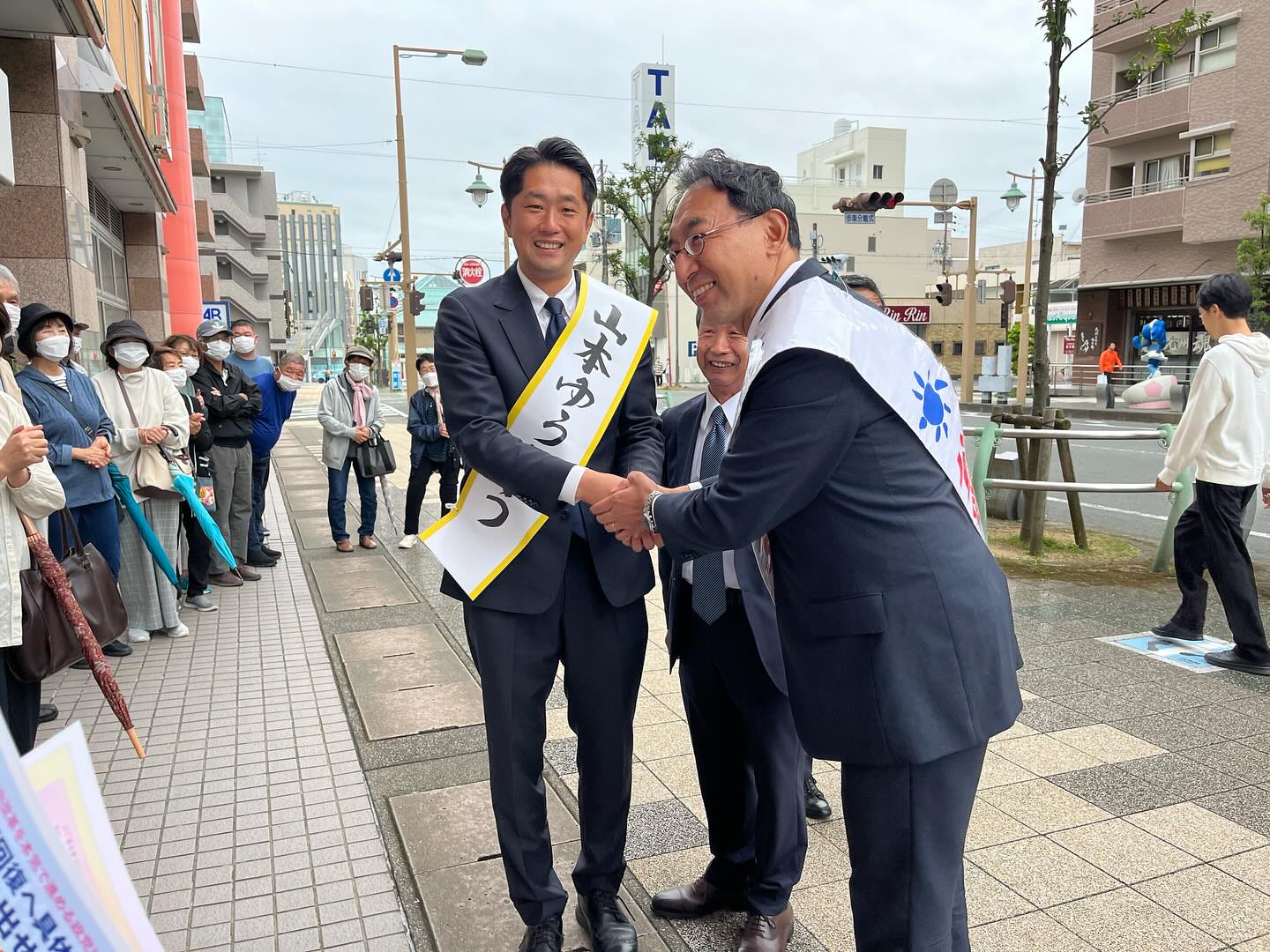 上田勇参院議員から力強いエールをいただき、公明党が推薦する自由民主党公認の山本ゆうぞう候補（静岡3区）と共に、自公政権の勝利に向けて訴え