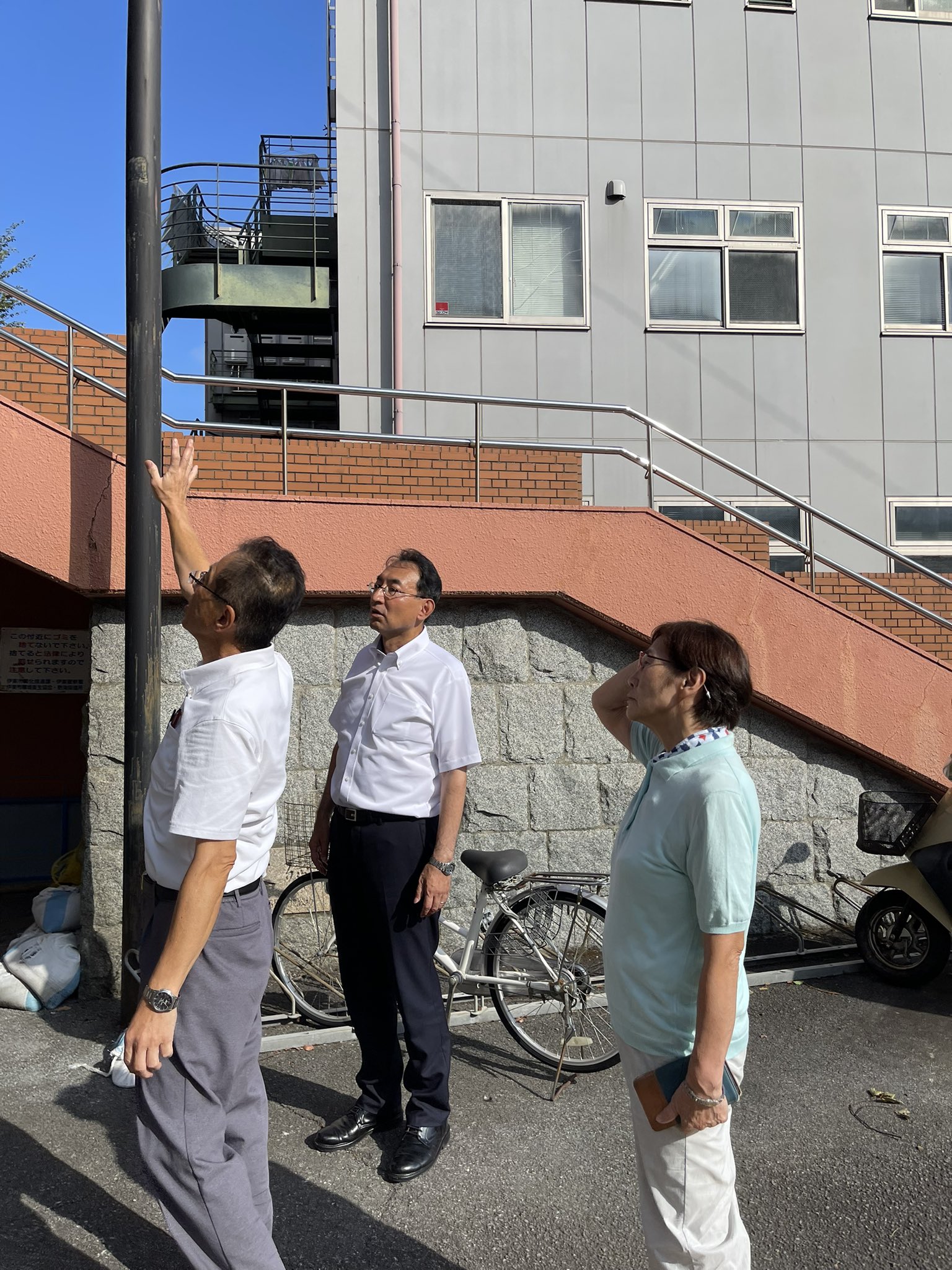 伊東市の雨漏りする図書館