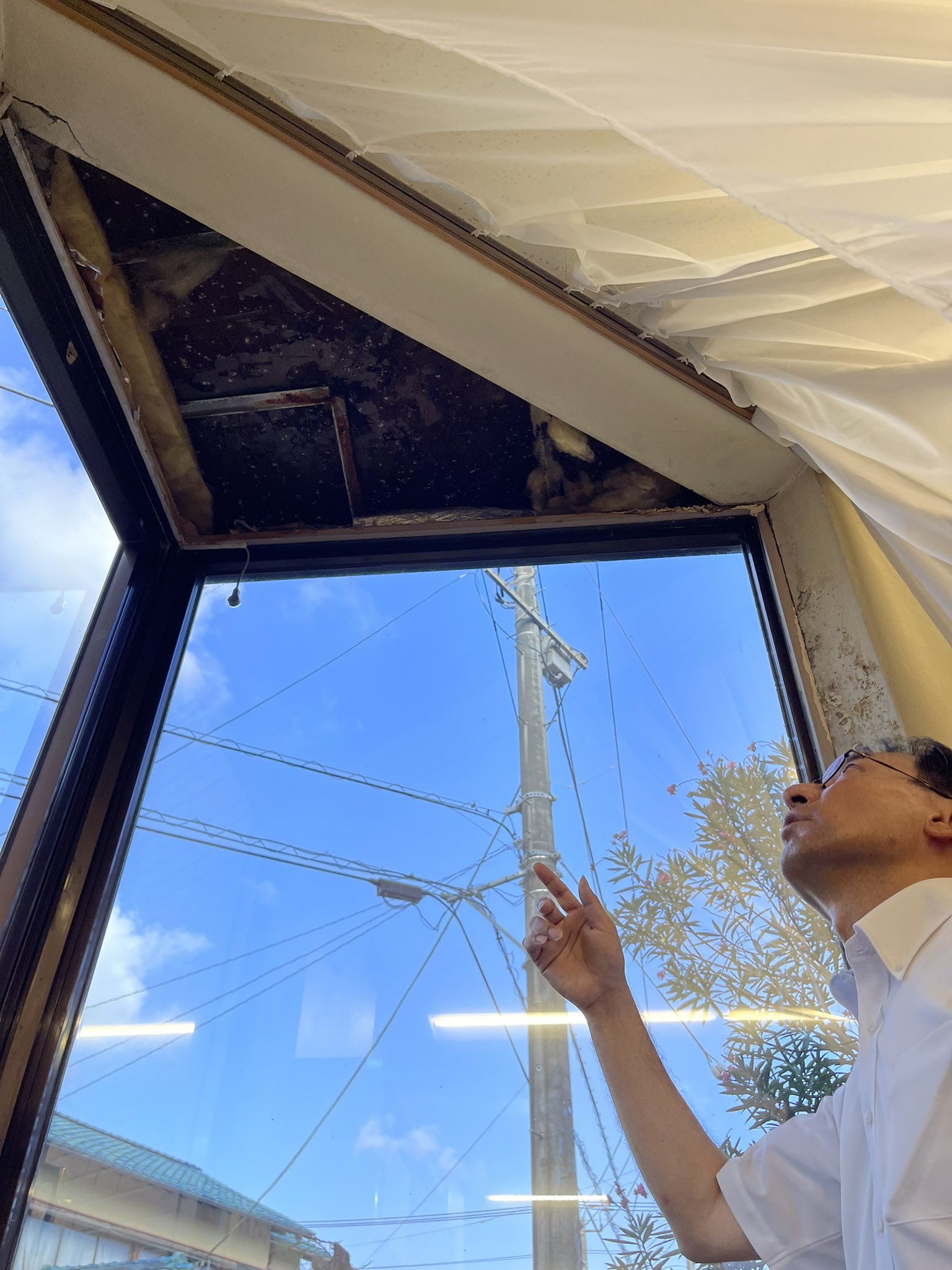 伊東市の雨漏りする図書館