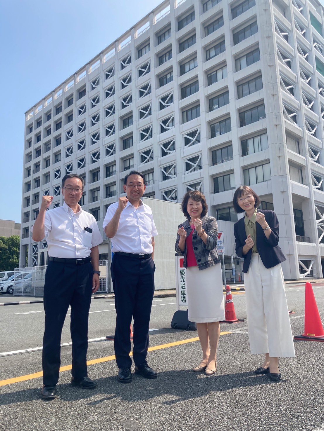 早川育子県議、望月昇市議、井出晴美市議と一緒に、富士市の皆様にご挨拶
