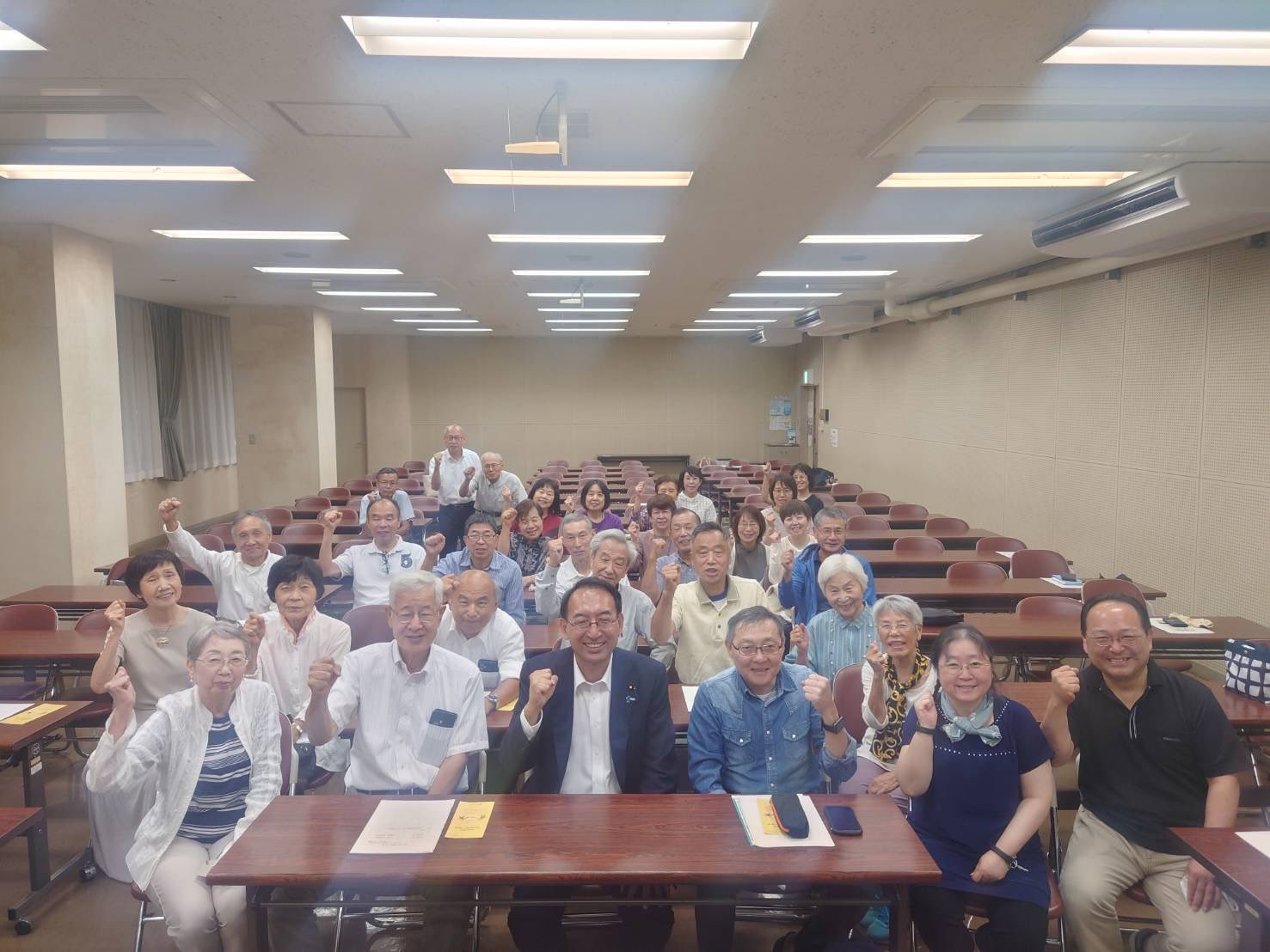 公明党浜松中第二支部会に、丸英之市議とともに出席