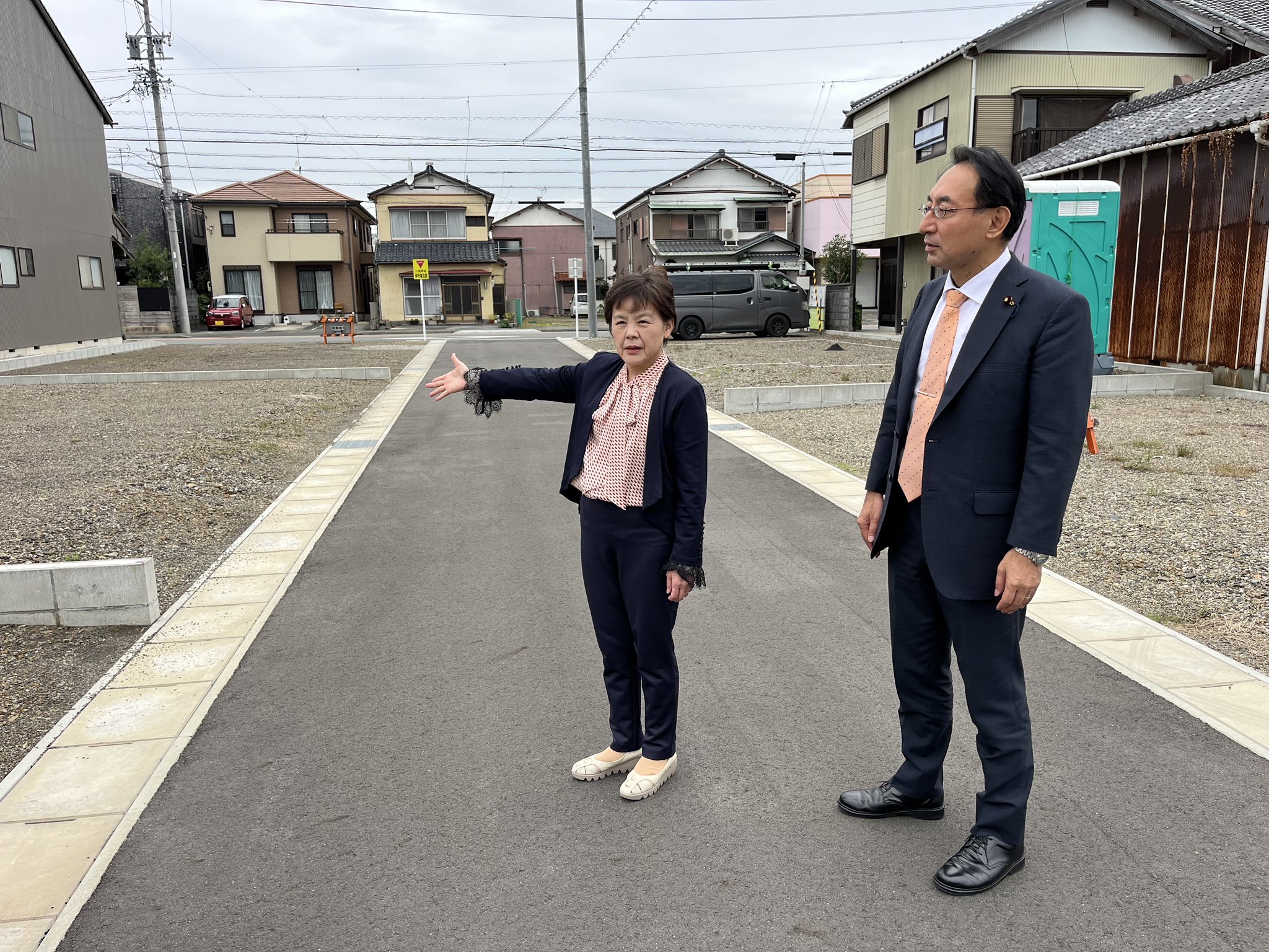 大関衣世 市議とともにご挨拶