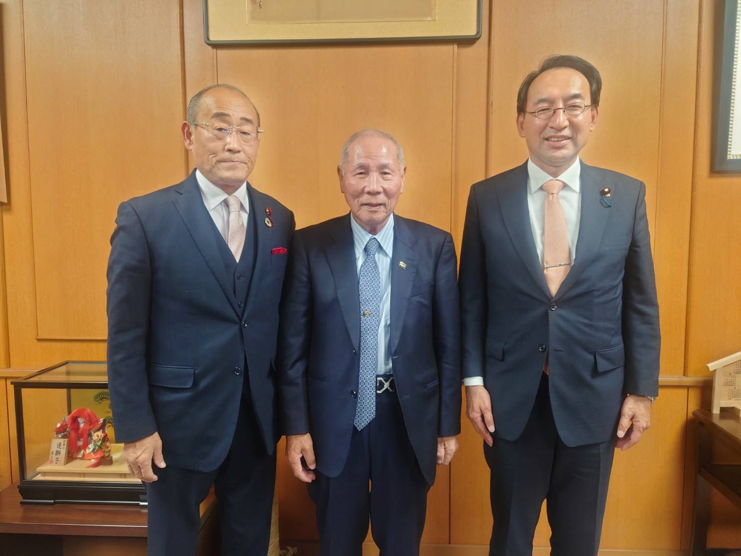 ハマキョウレックスの大須賀正孝会長に面会