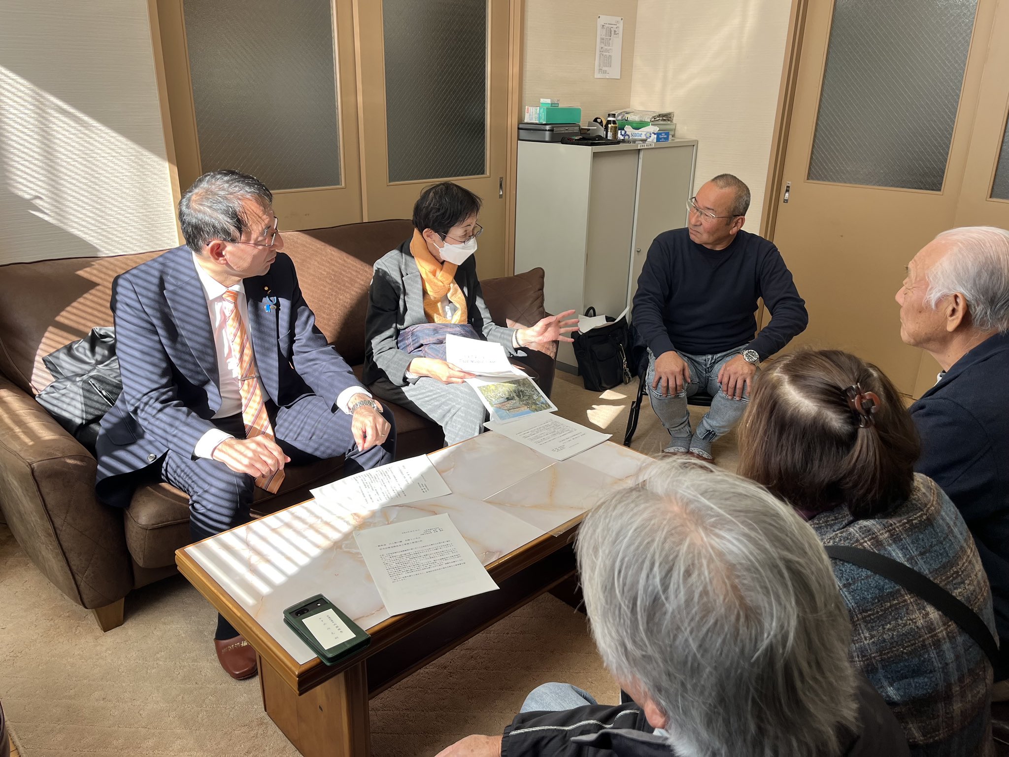 織部ひとみ 市議とともに菊川市内を回り、さまざまなご要望を伺いました。