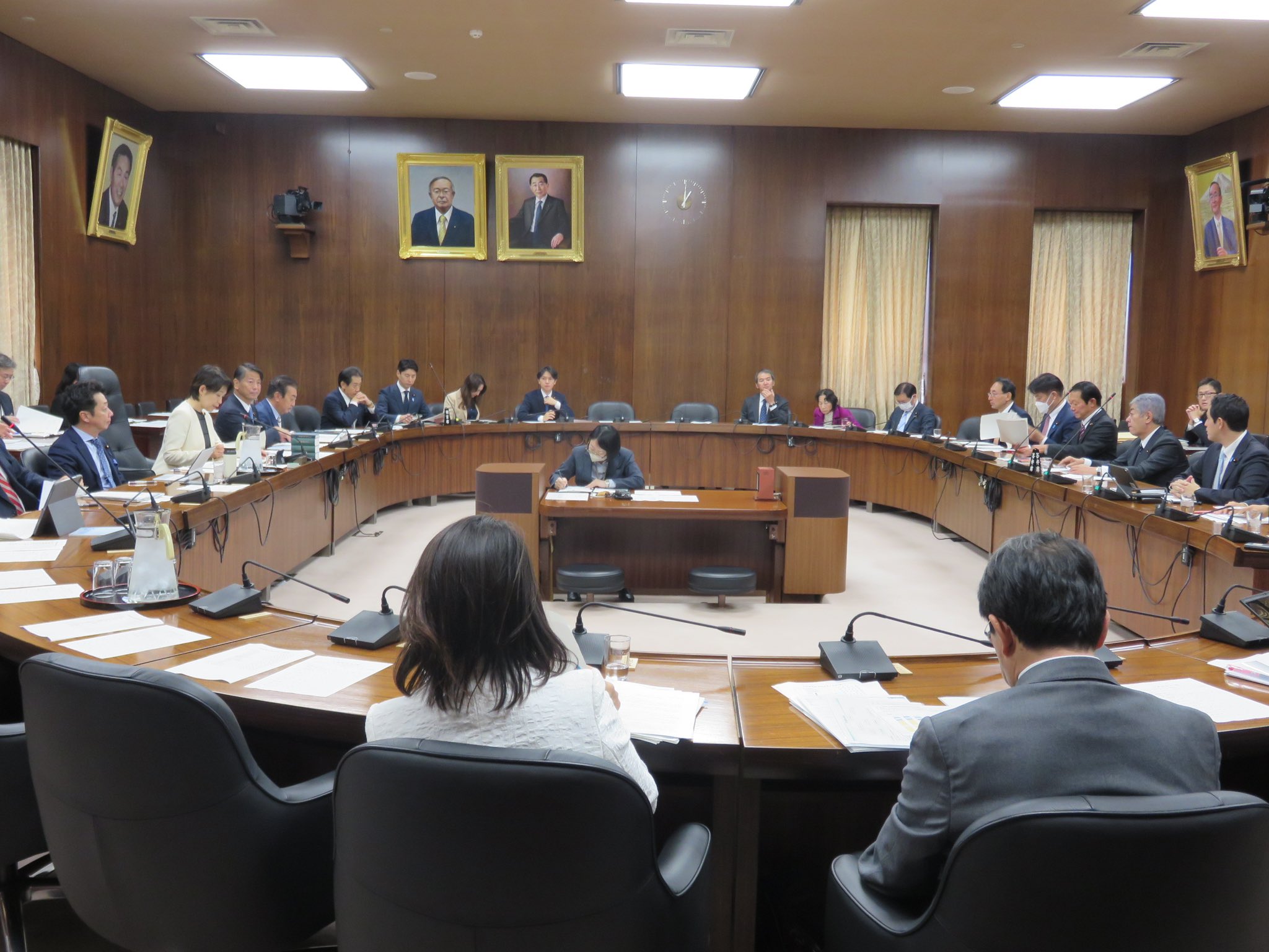 衆議院外務委員会が開かれ、岩屋毅外務大臣の所信表明演説に対する質疑