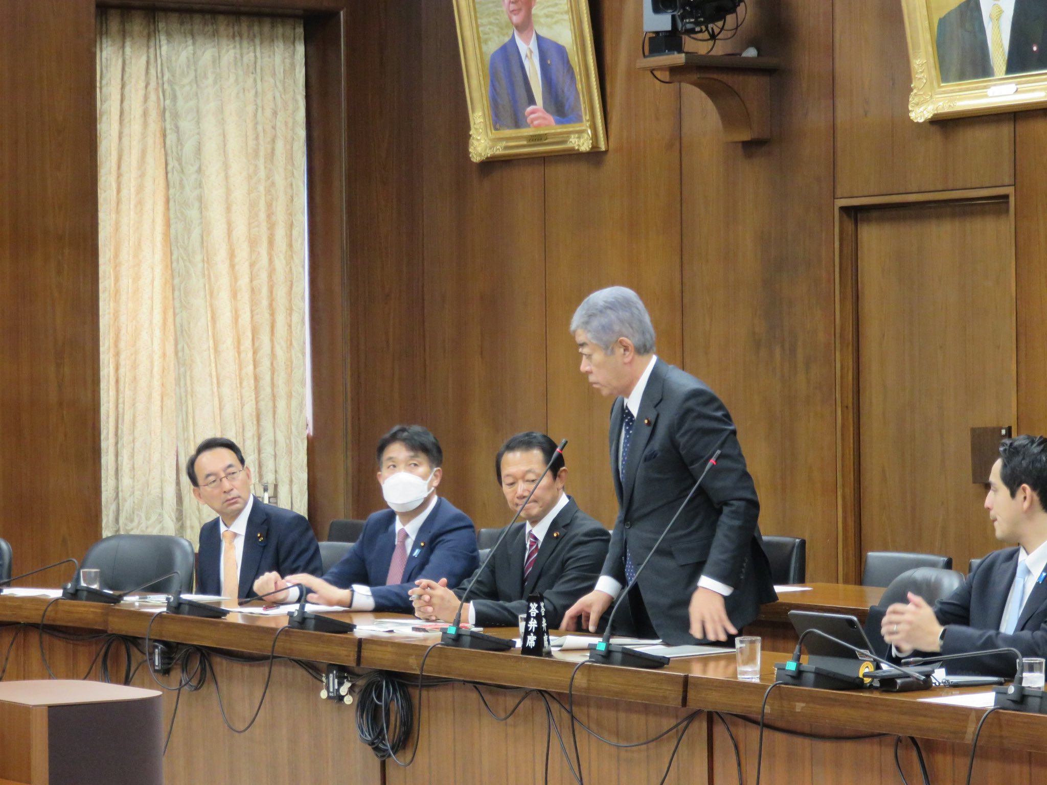 衆議院外務委員会が開かれ、岩屋毅外務大臣の所信表明演説に対する質疑
