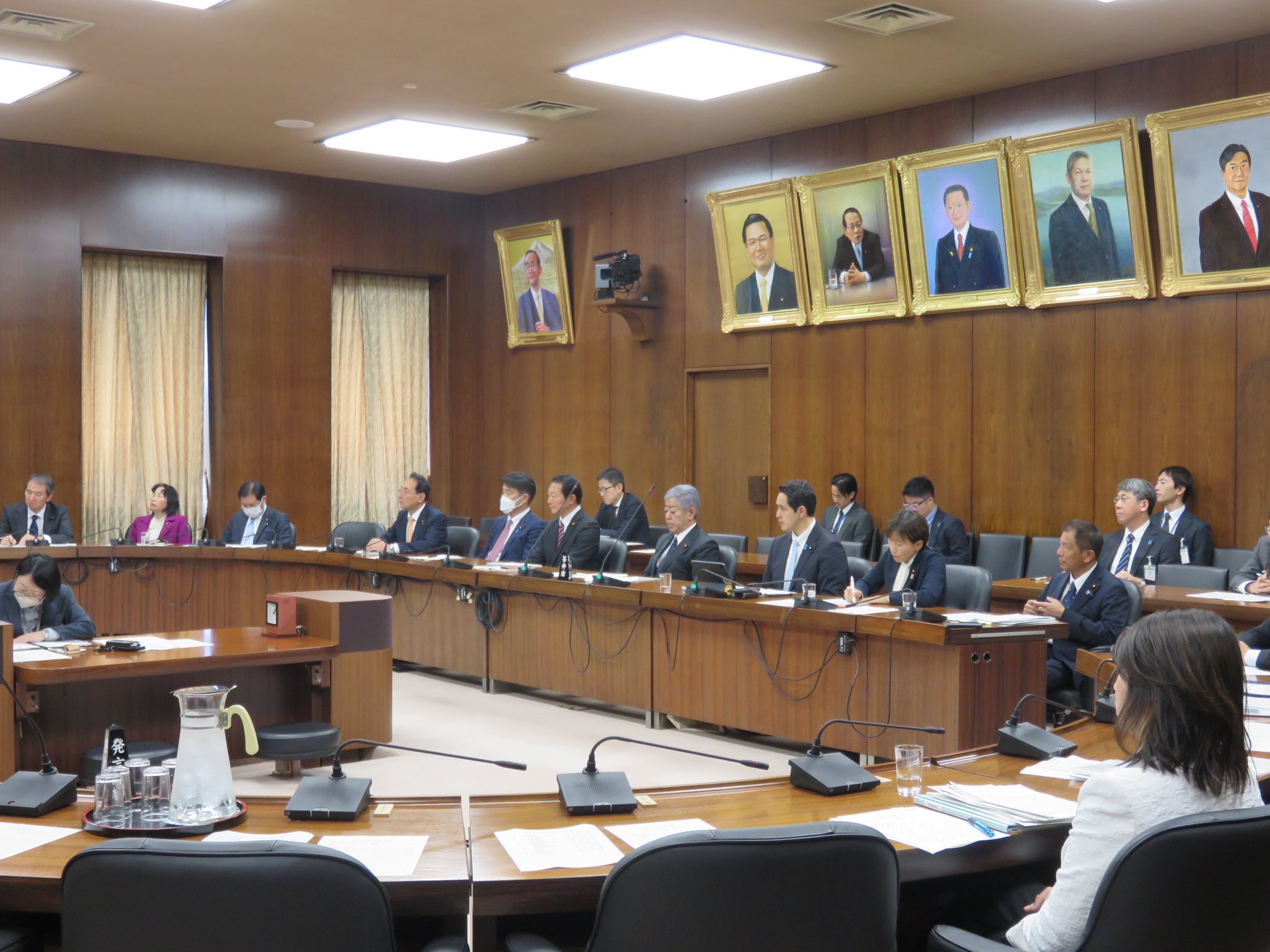 衆議院外務委員会が開かれ、岩屋毅外務大臣の所信表明演説に対する質疑