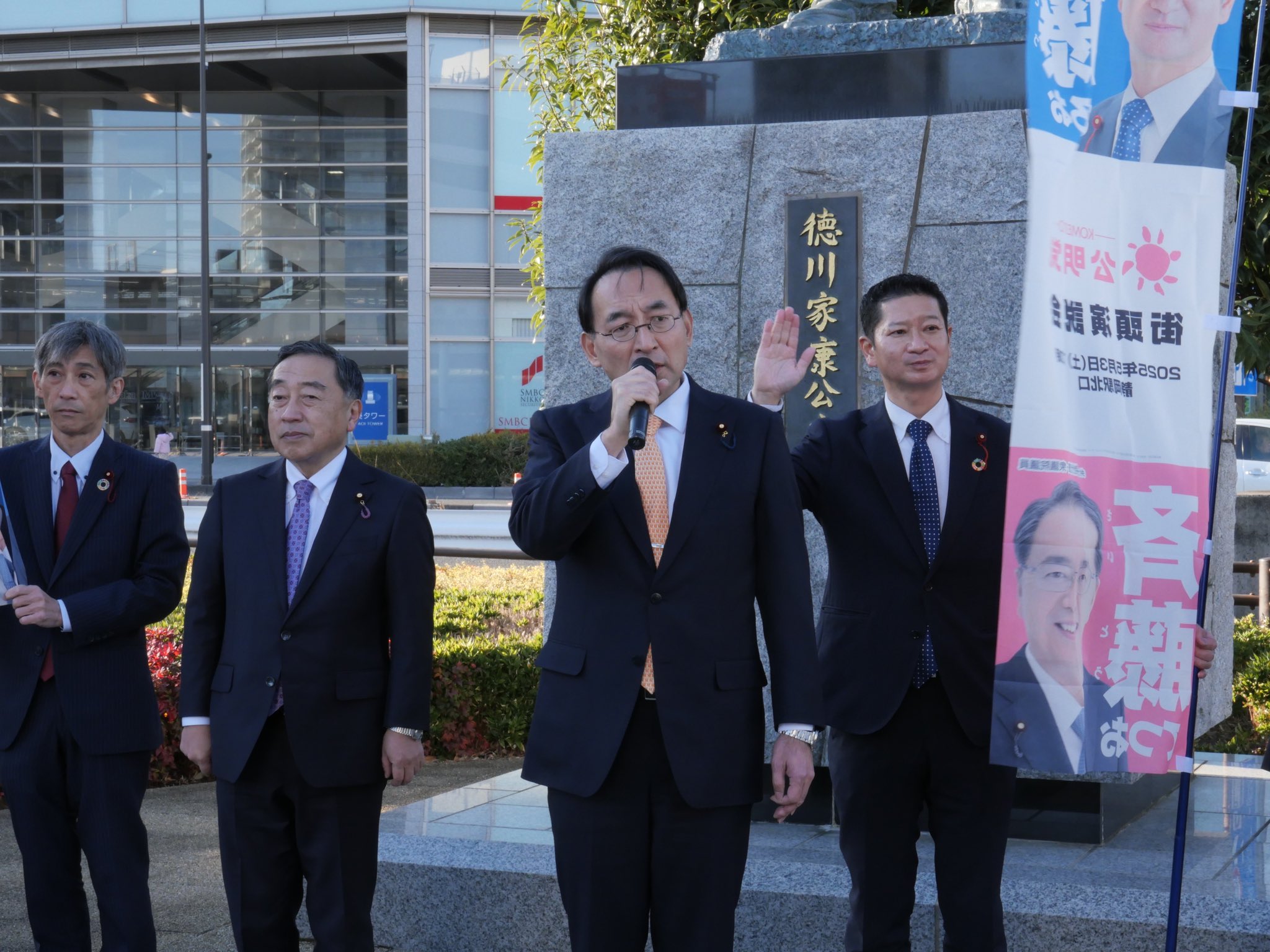 静岡駅前では、静岡県議会議員（盛月寿美、牧野正史、山本彰彦）の皆様と、3月に行われる静岡市議選に挑戦する6名の候補者（現職：長島強、井上智仁、加藤博男、大石直樹、山梨渉、新人：坂本やす子）