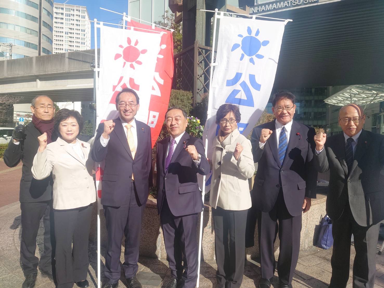 浜松駅前では、浜松市議会議員（黒田豊、松下正行、幸田恵里子、丸英之、山崎とし子）の皆様と