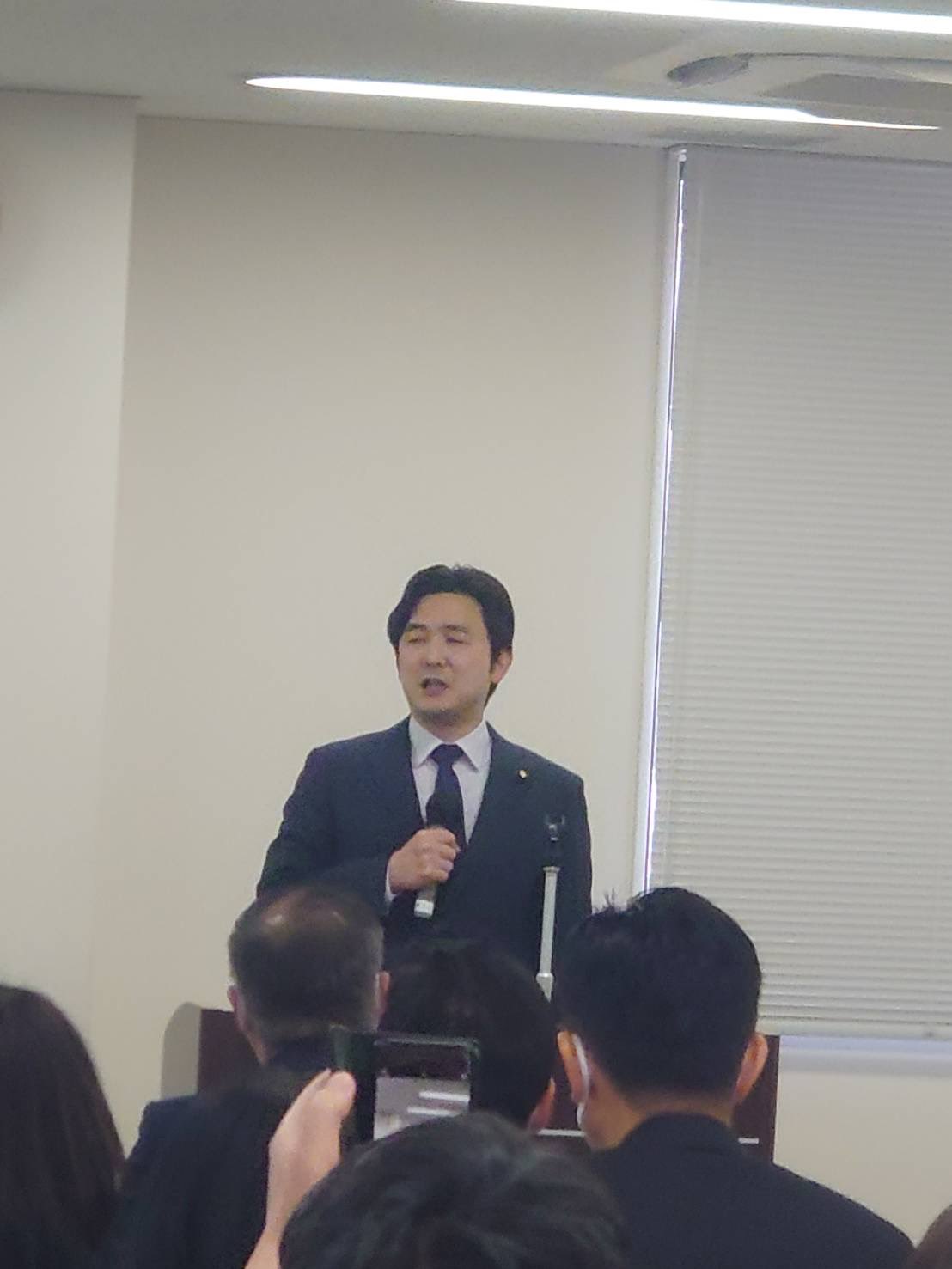 公明党愛知県本部議員総会が開催され、参議院選挙に挑戦する現職の安江伸夫さん（愛知県選挙区）