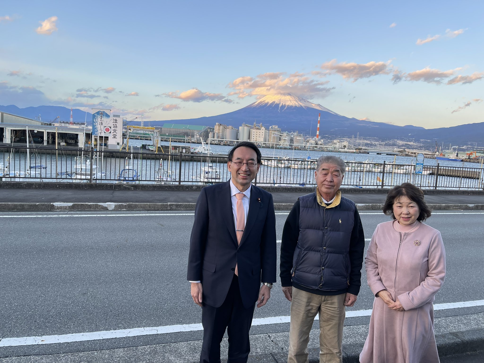 早川育子 県議、井出晴美 市議とともに、富士市内でご挨拶