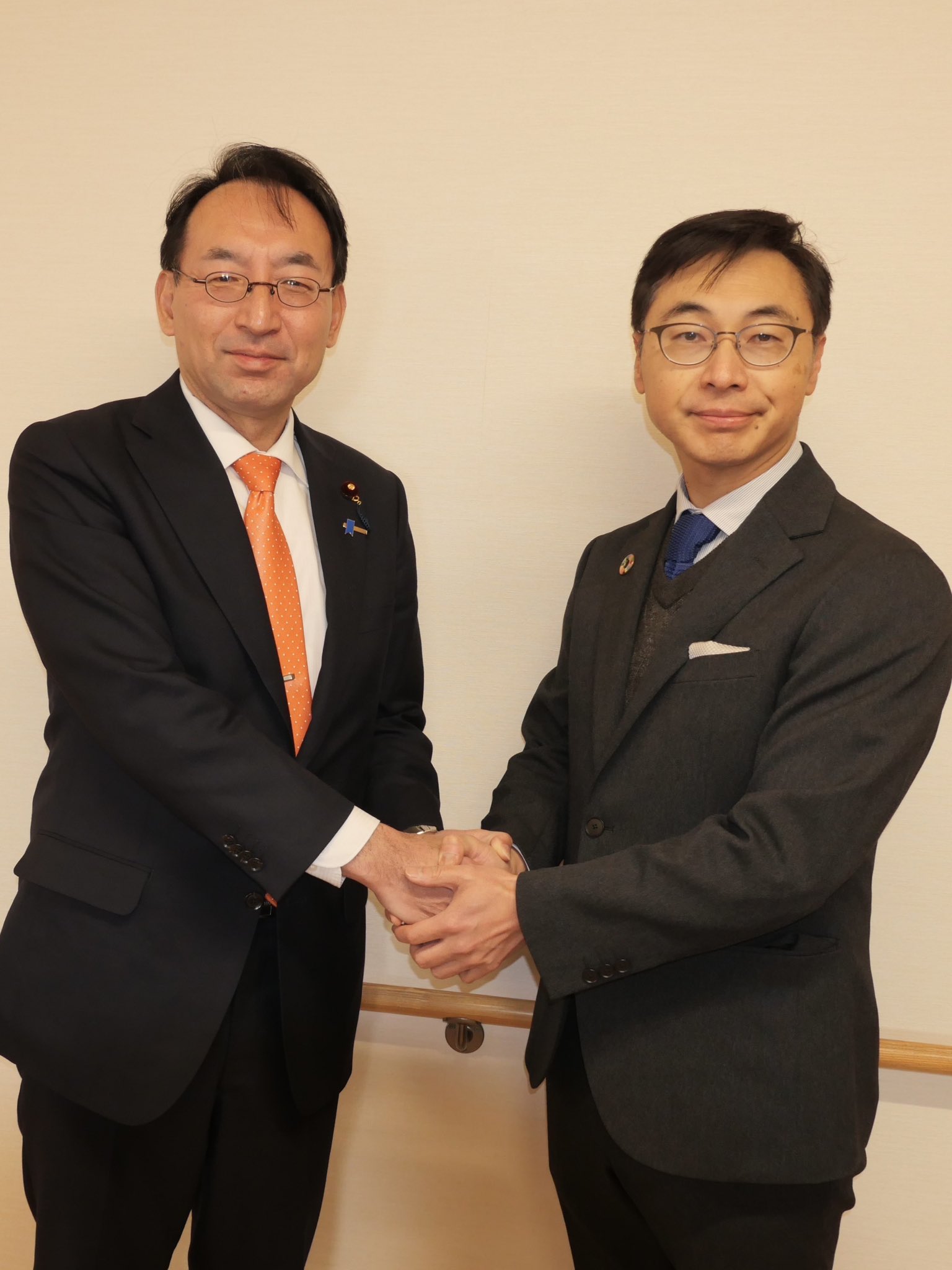 掛川市長選挙において、２期目への挑戦を表明している現職の久保田崇市長に、公明党静岡県本部の推薦状をお渡し