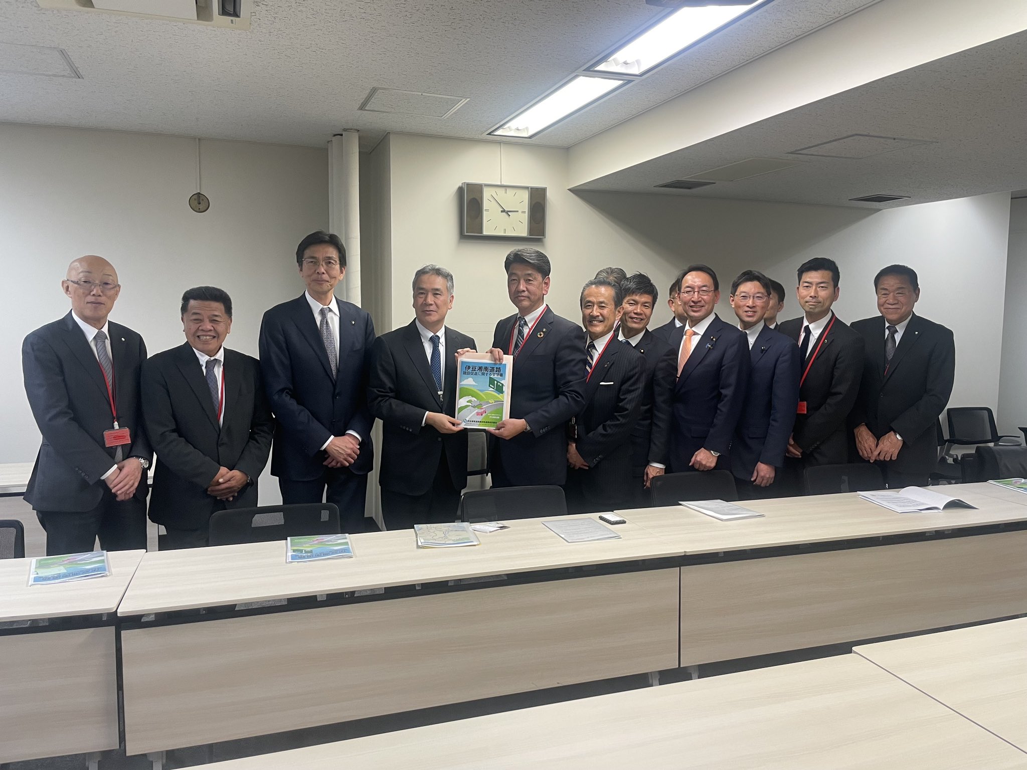 伊豆湘南道路建設促進を国交大臣に要望