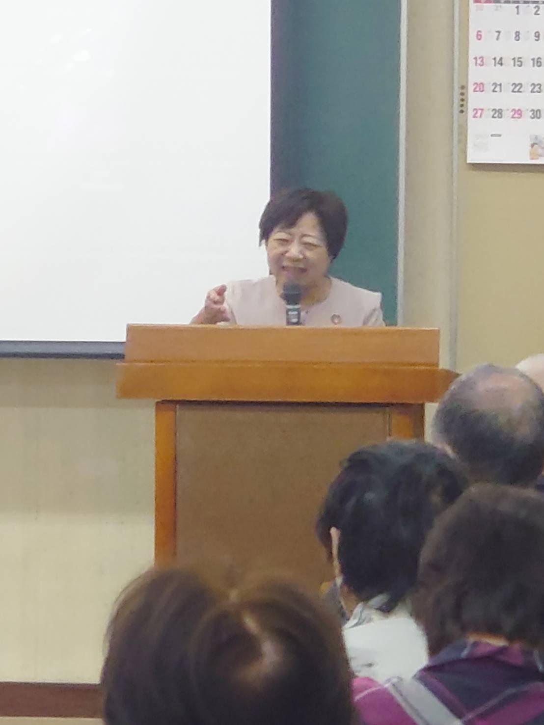 佐原佳美支部長（湖西市議）による活動報告