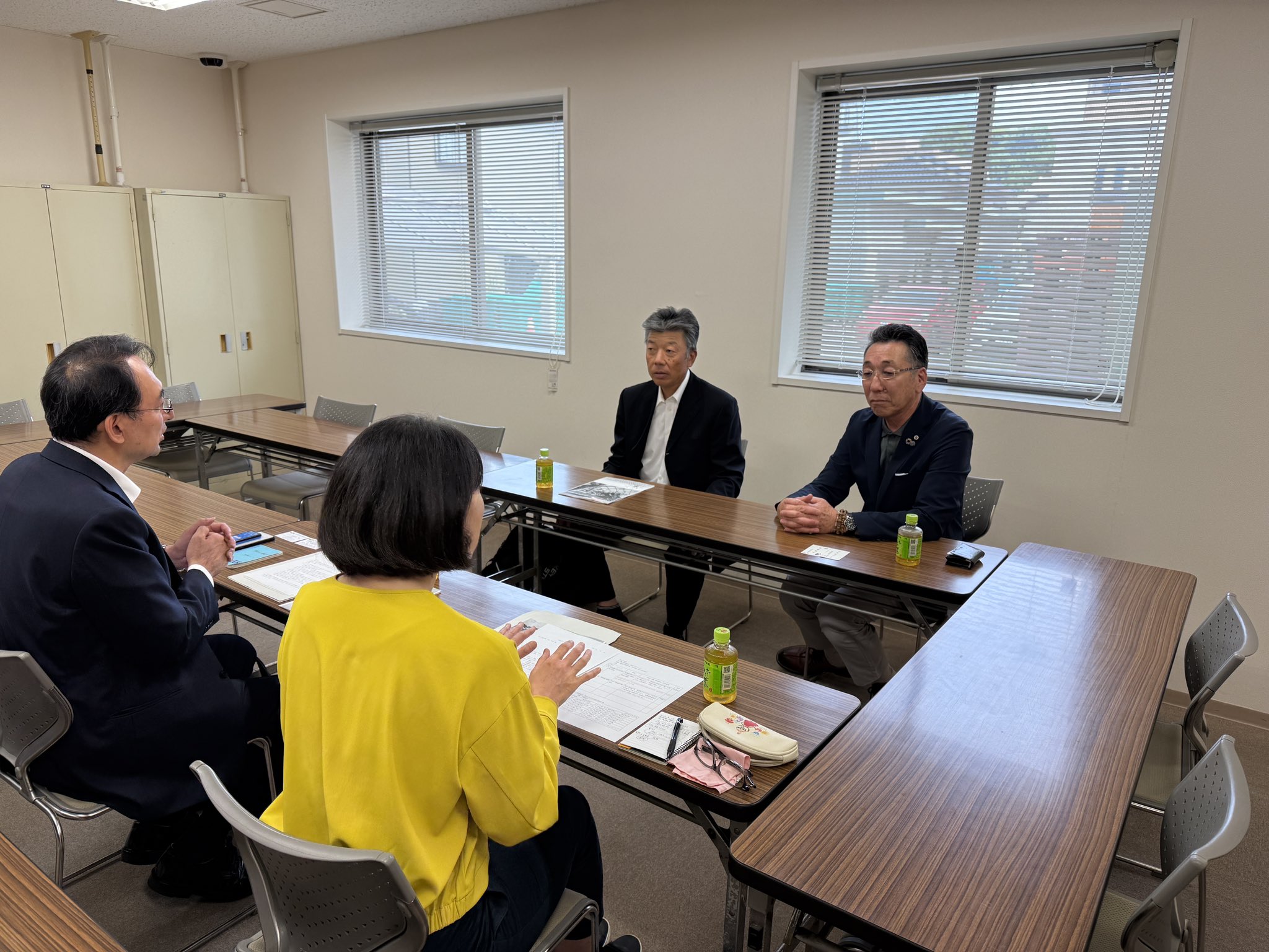 静岡県瓦屋根工事業連合会の皆様が、公明党の 盛月寿美 県議が仲介で、静岡県知事と協定を締結