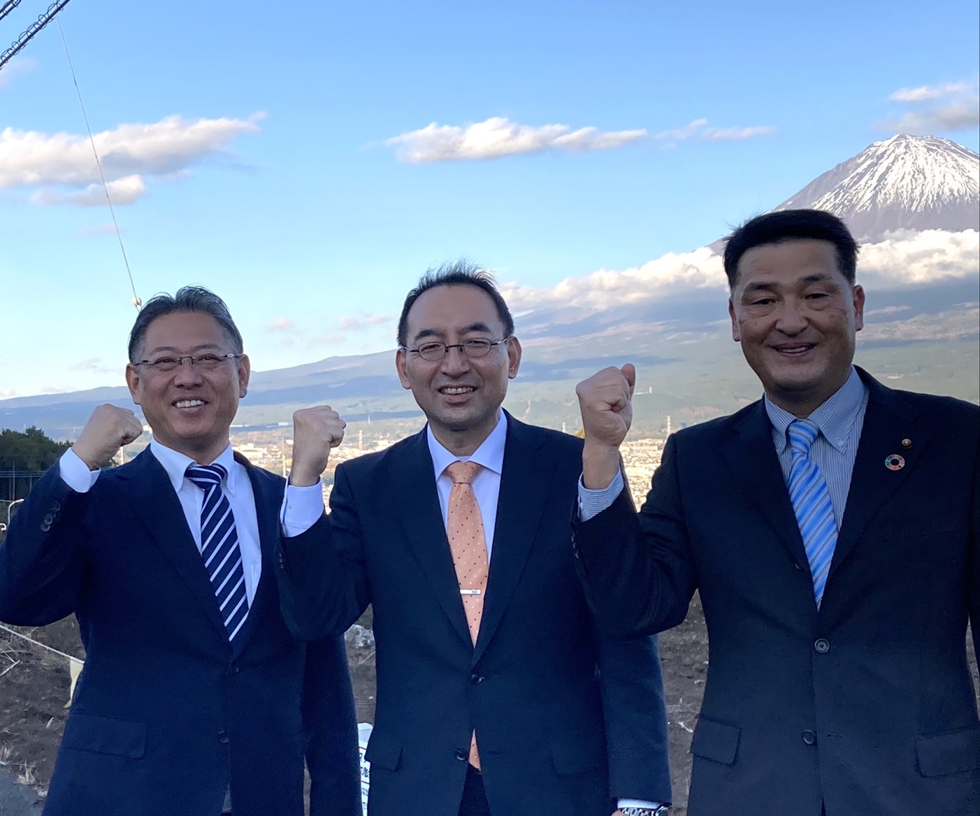 佐野寿夫市議、齋藤和文市議と一緒に富士宮市内を回り、中小企業の方から様々なご意見を伺いました。