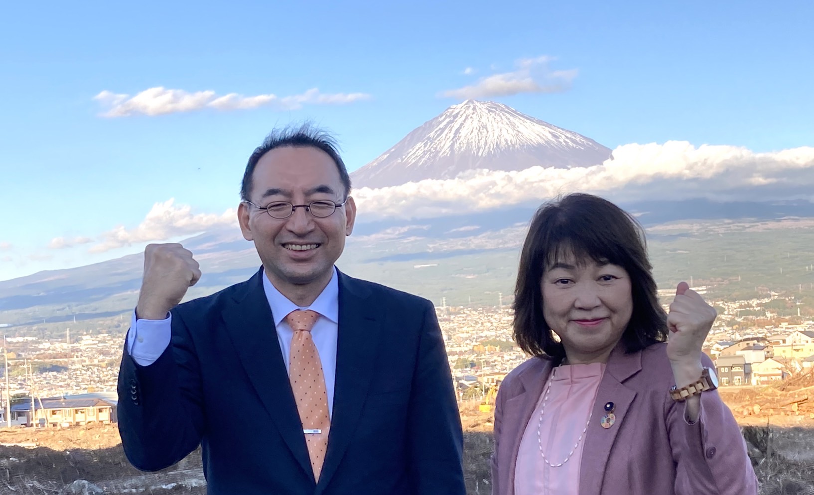 早川育子県議と一緒に富士宮市内を回り、中小企業の方から様々なご意見を伺いました。