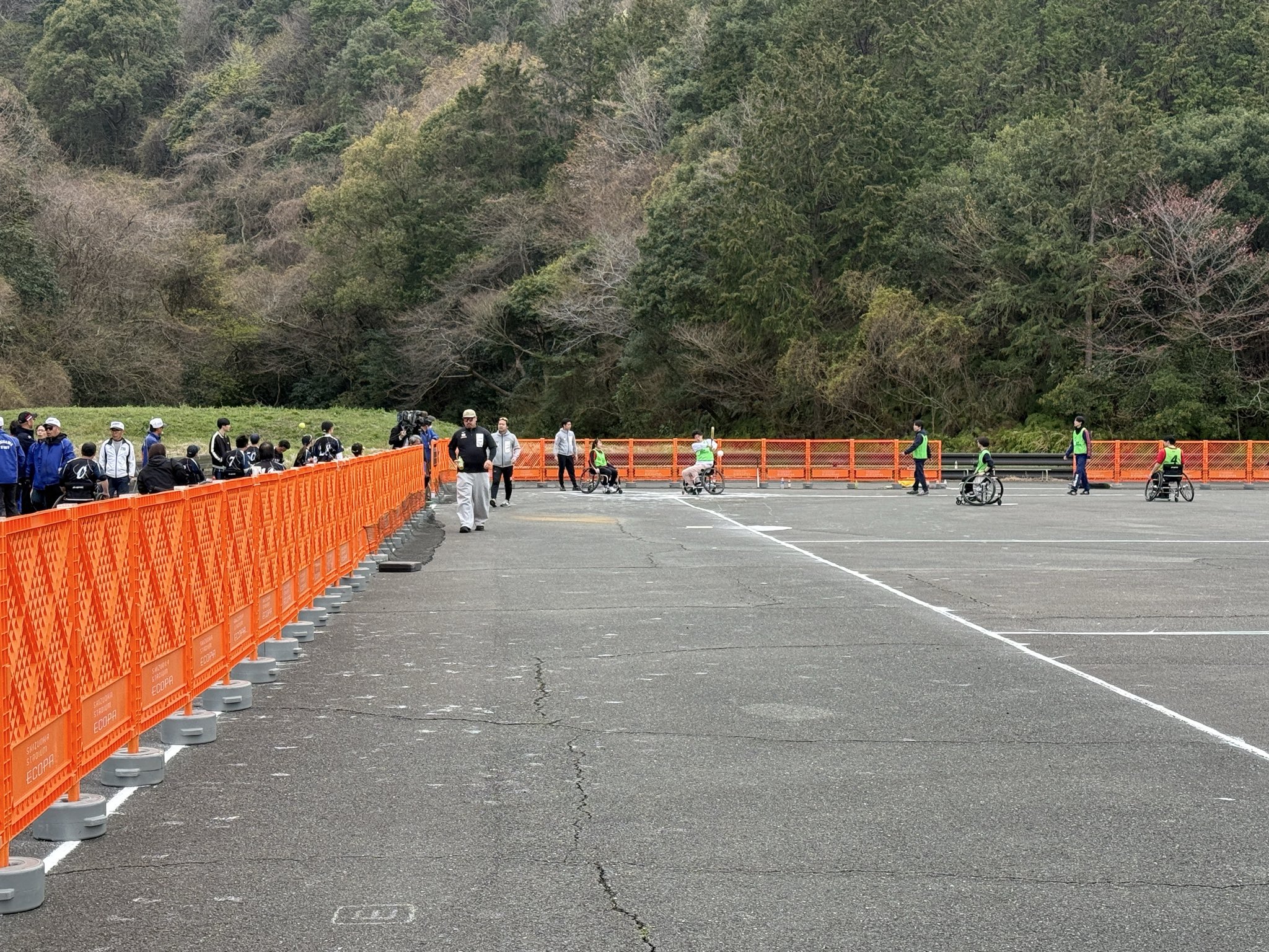 小笠山総合運動公園エコパで開催された「車椅子ソフトボール大会」に
