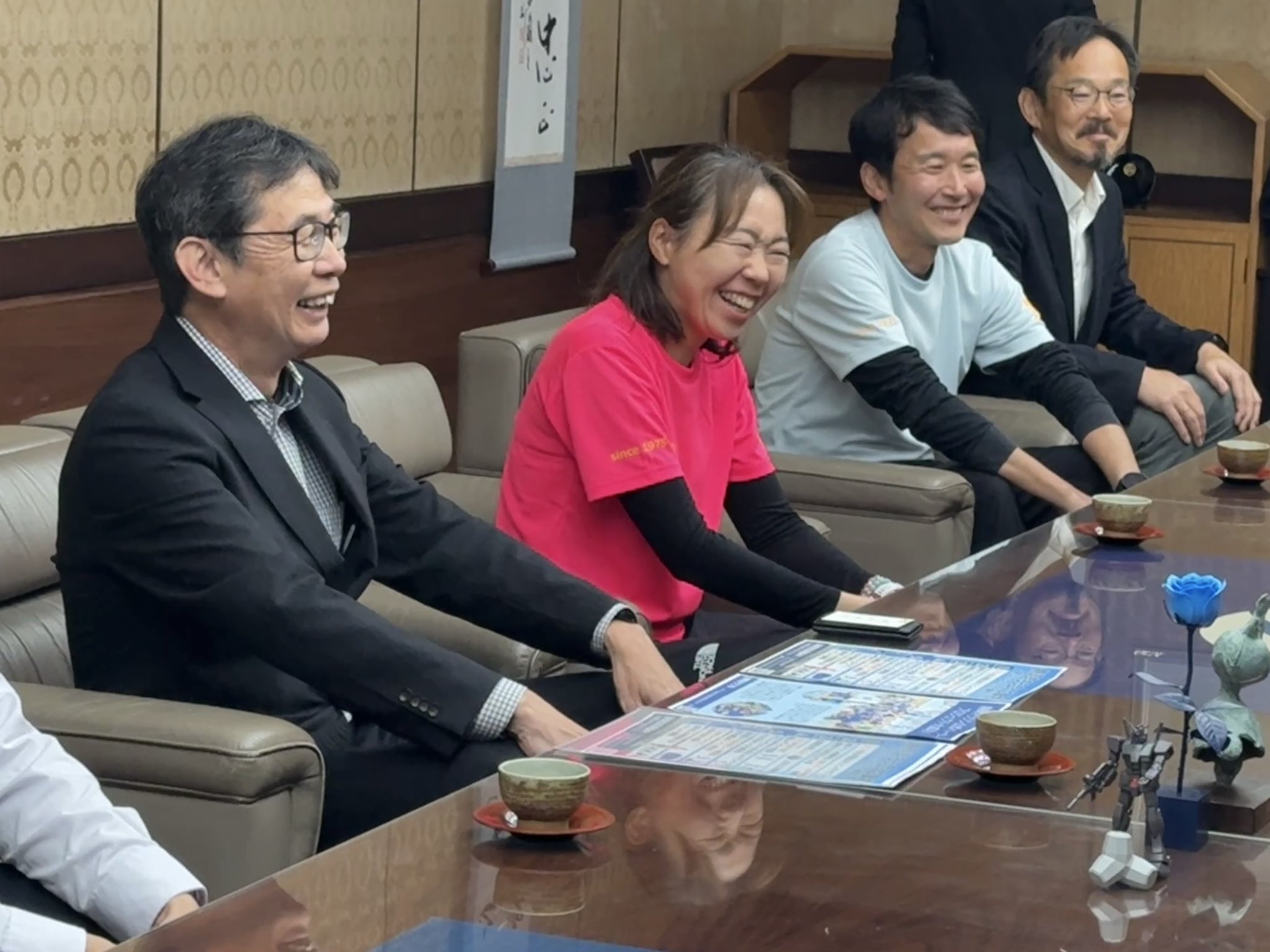 静岡走ろう会の代表の皆様が、難波市長を表敬訪問