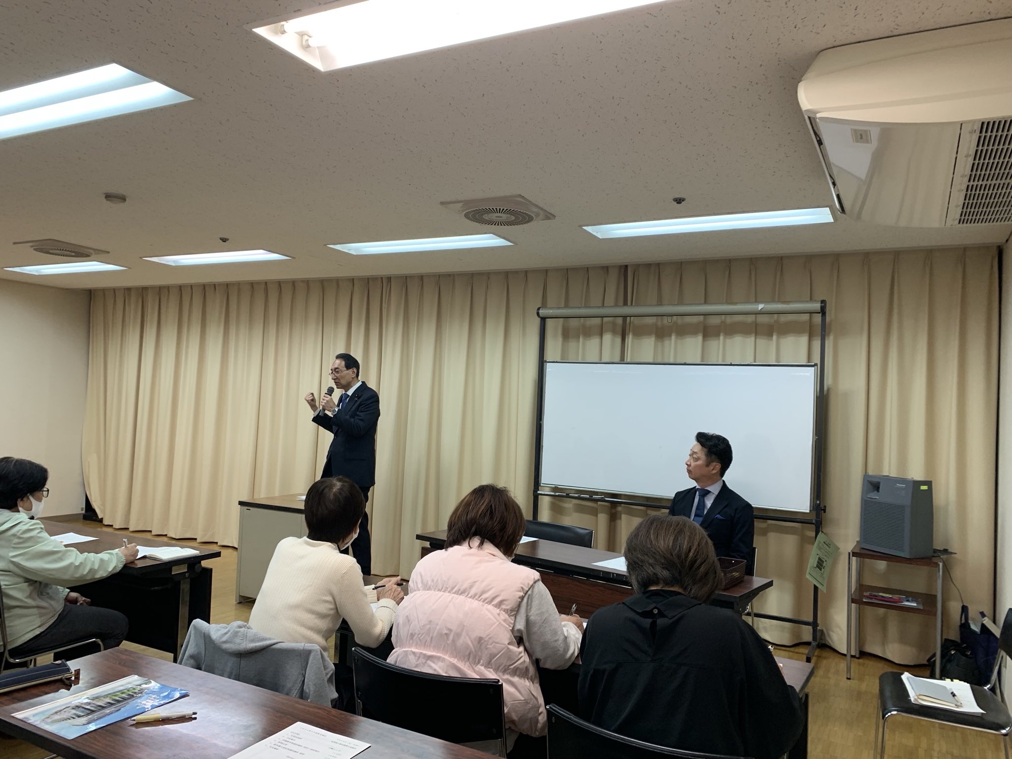 公明党浜松東支部会に、源馬謙太郎さんとともにお招きいただきご挨拶