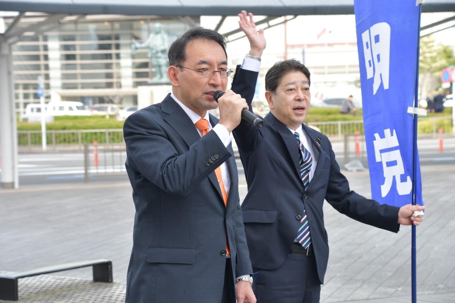 山本彰彦 県議と一緒に、月曜日恒例の静岡駅北口前での街頭演説