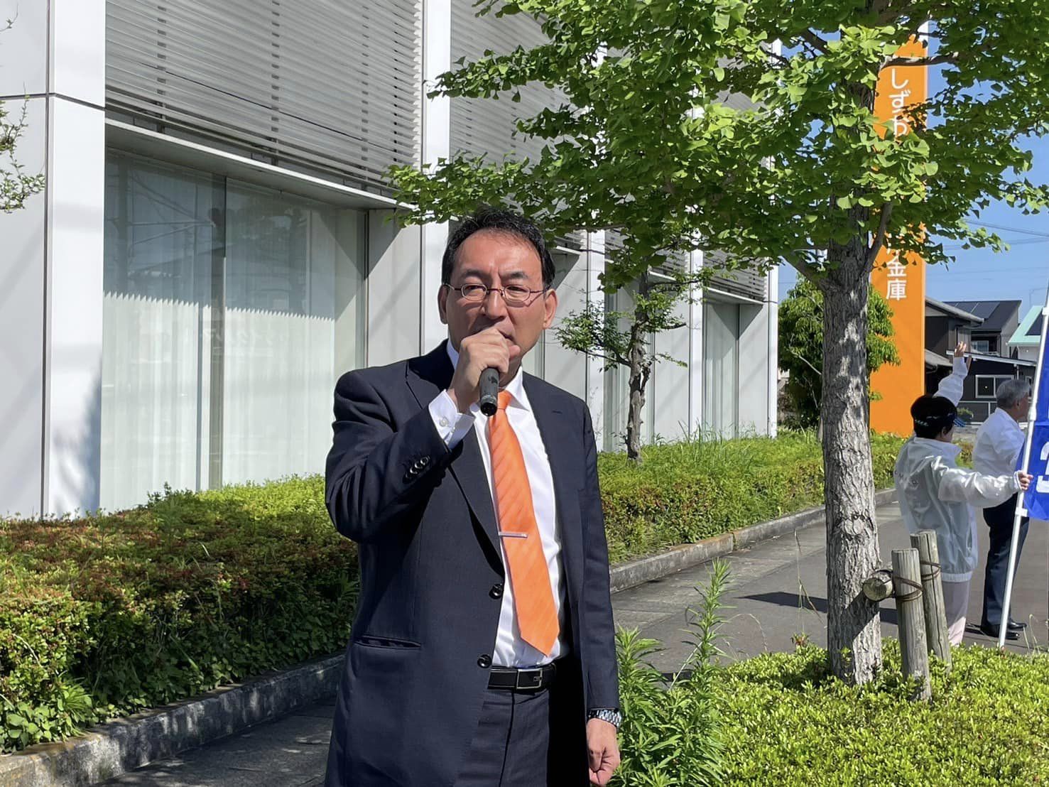 鈴木浩己 市議、川島要 市議、大石保幸 市議、山本信行 市議、大関衣世 市議、松下定弘 市議と一緒に、焼津市、藤枝市、島田市、牧之原市で街頭演説