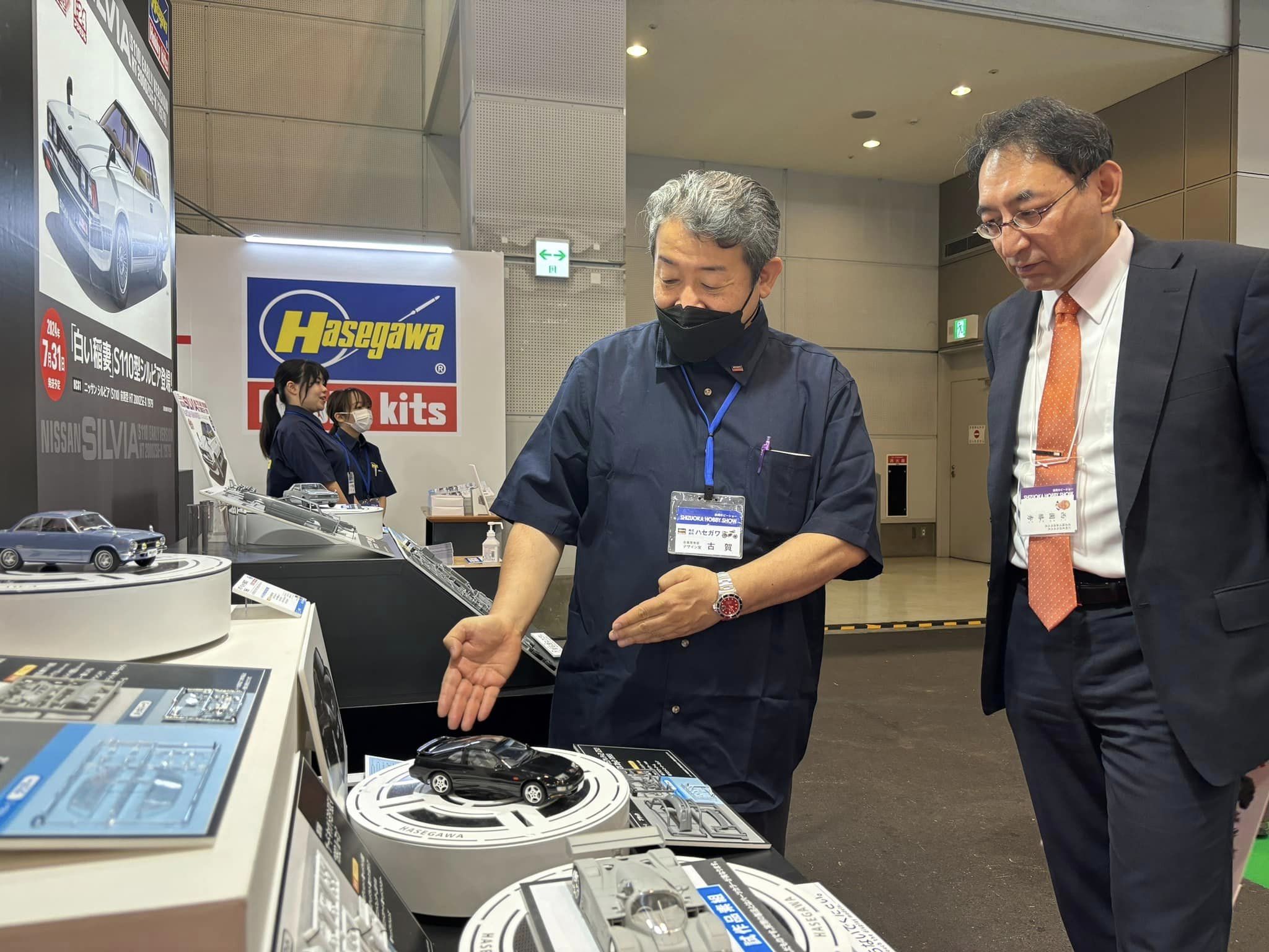 井上智仁 市議、山梨渉 市議、長島強 市議、加藤博男 市議と一緒に、ツインメッセ静岡で開催中の静岡ホビーショーに参加