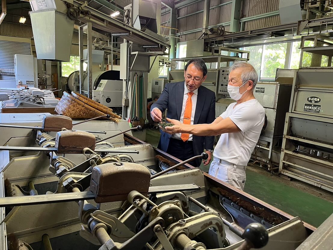 静岡市安倍川上流域の山間地、 玉川横沢地区にある「横沢共同製茶組合」を訪問させて頂きました。