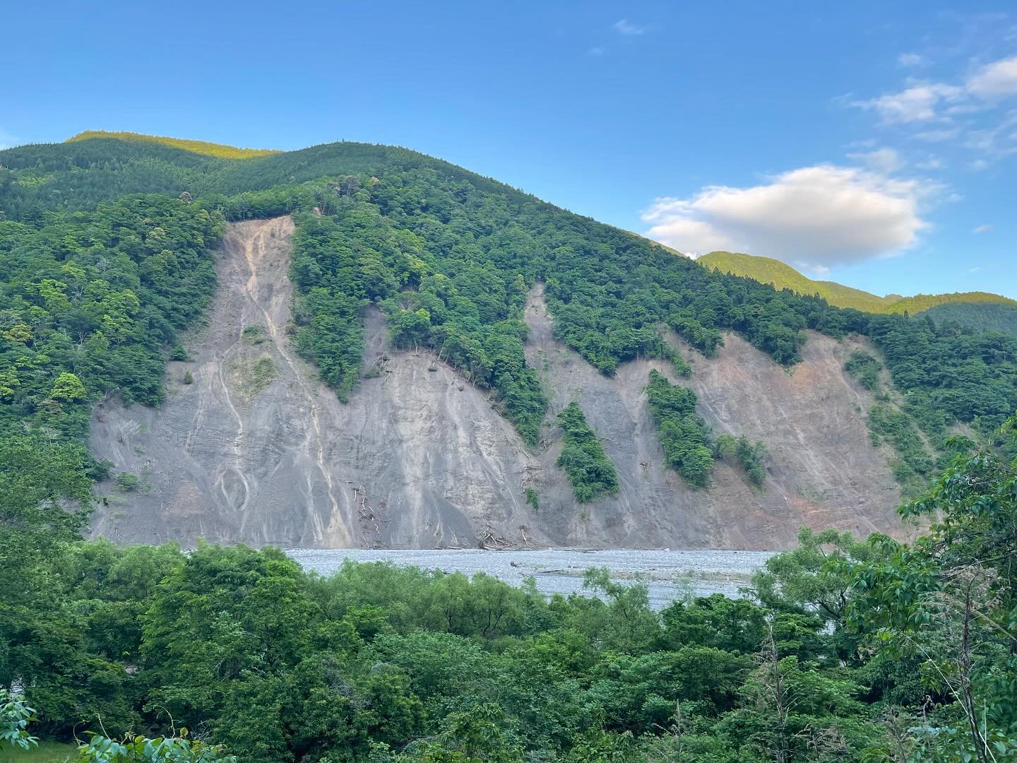 安倍川上流の砂防堰堤