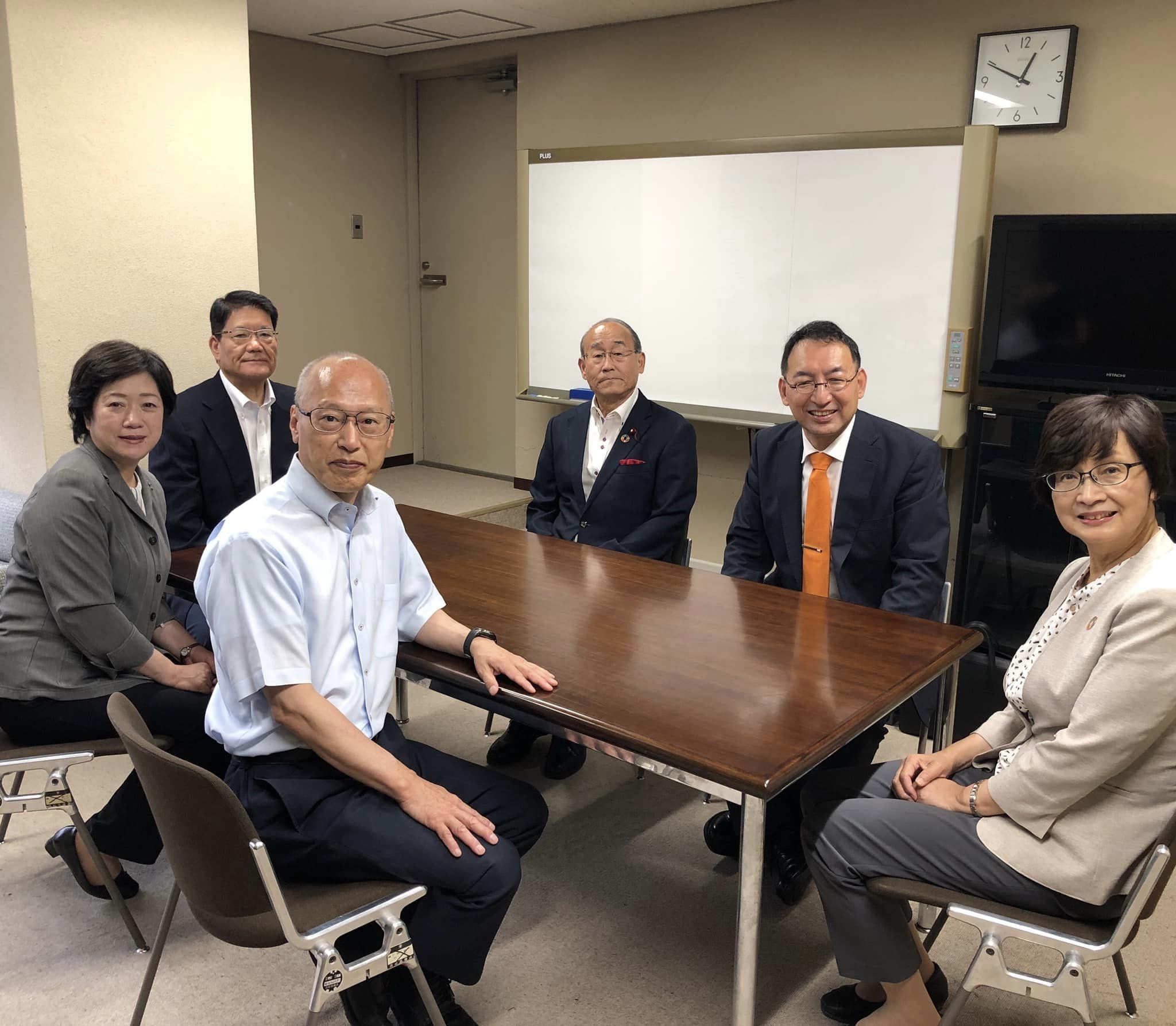 黒田豊 市議、松下正行 市議、幸田恵里子 市議、丸英之 市議、山崎とし子 市議と意見交換