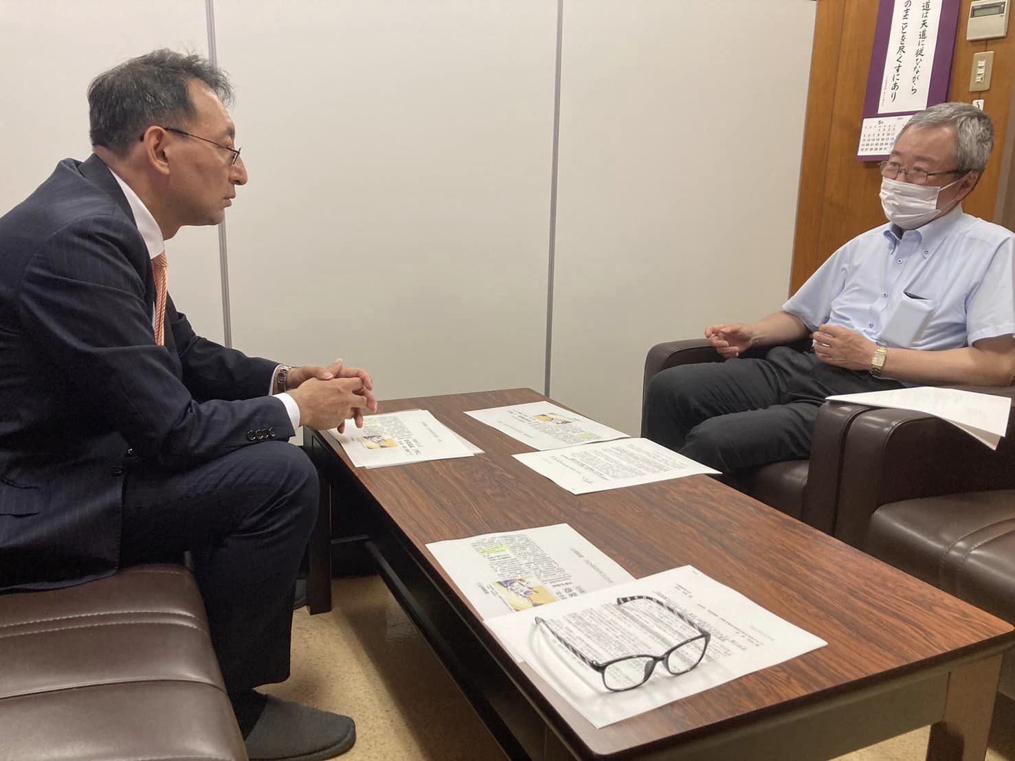 山本行男市議と一緒に、静岡県タクシー協会の早瀬公夫副理事長(掛川タクシー社長)と面談