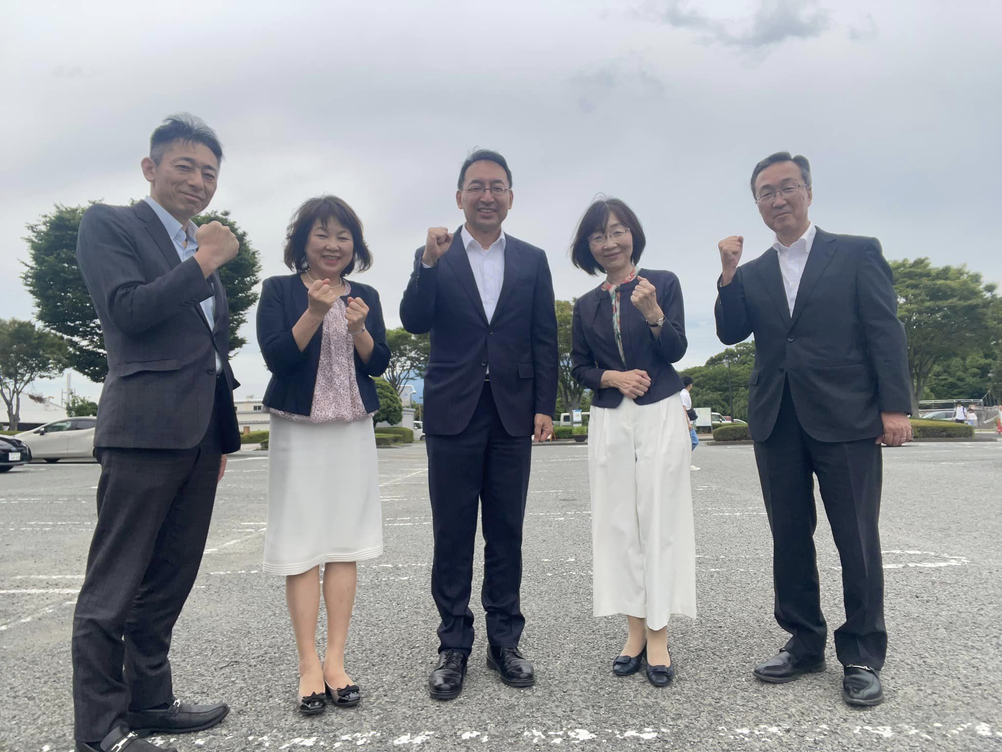 早川育子県議、望月昇市議、井出晴美市議、萩野基行市議と一緒に、富士市を回りました