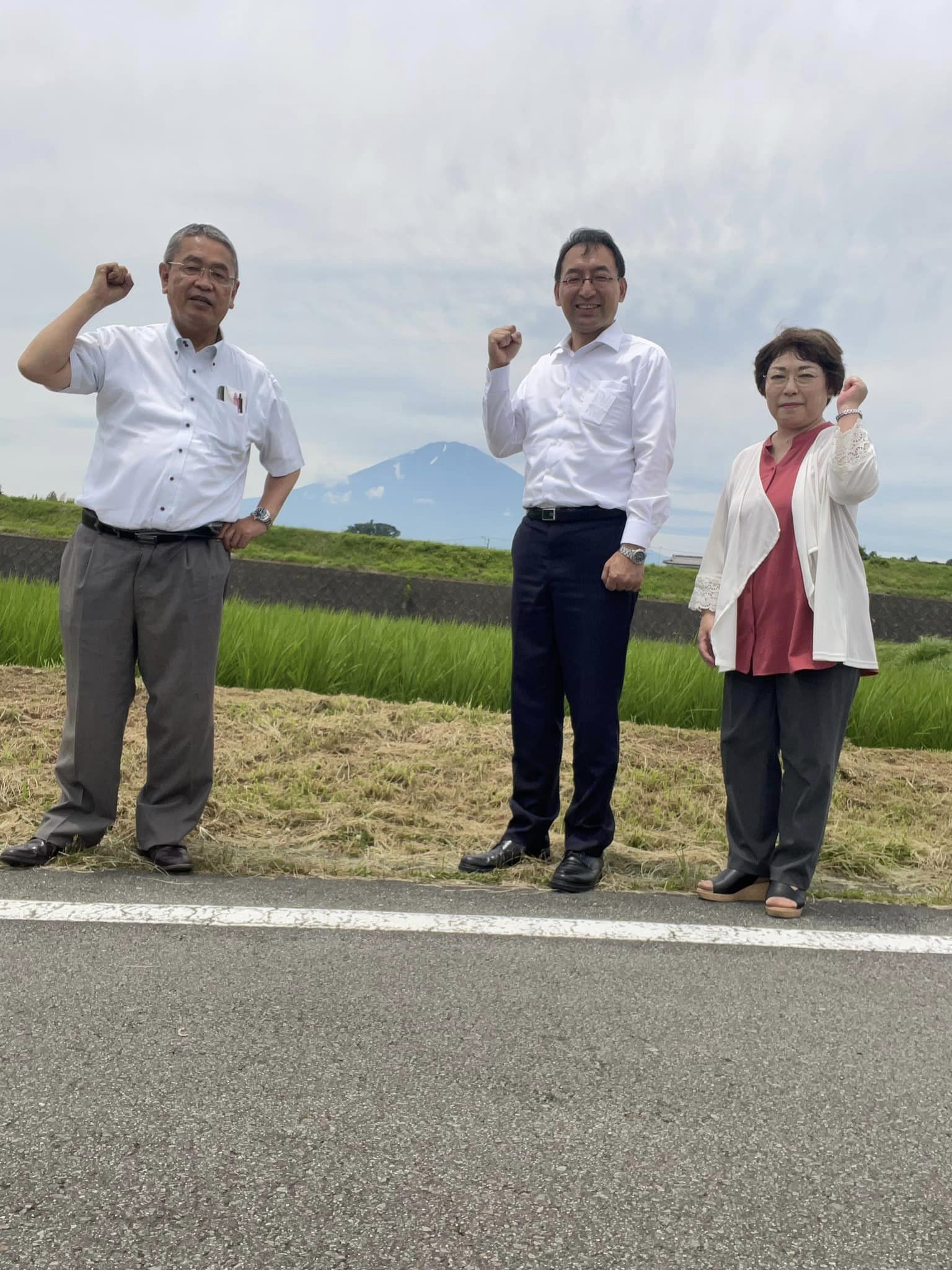 御殿場市、小山町、沼津市を回る