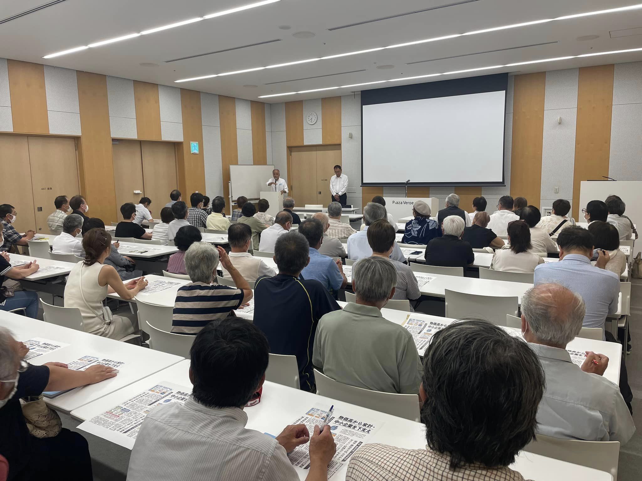 沼津支部会でご挨拶