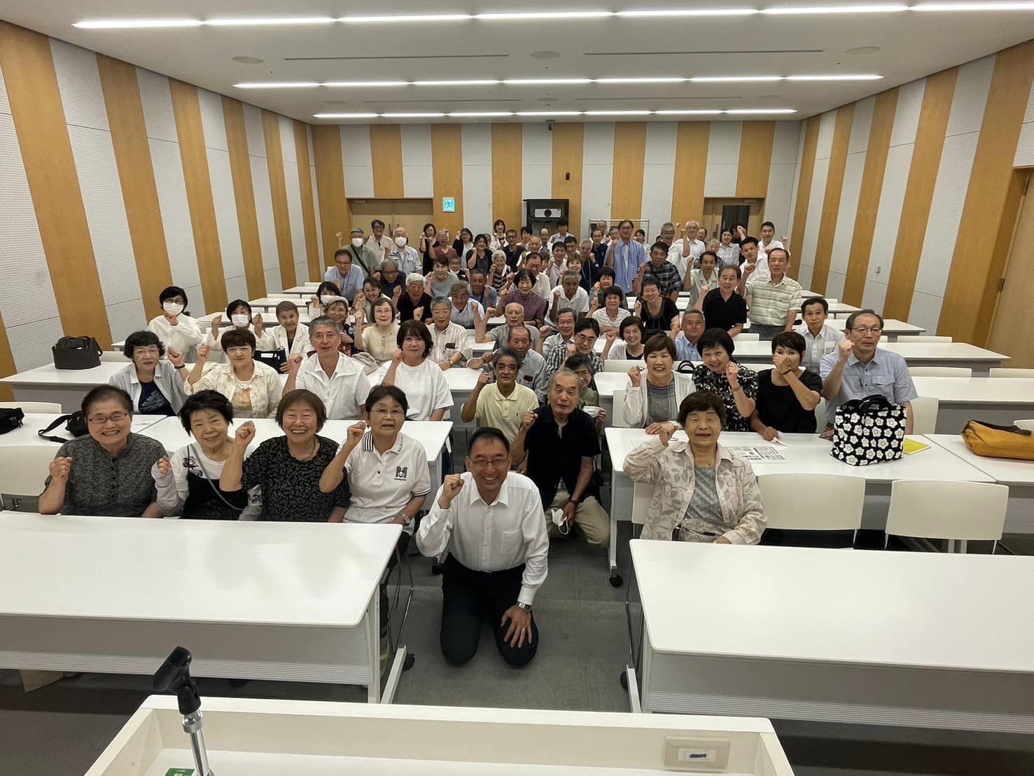 沼津支部会でご挨拶