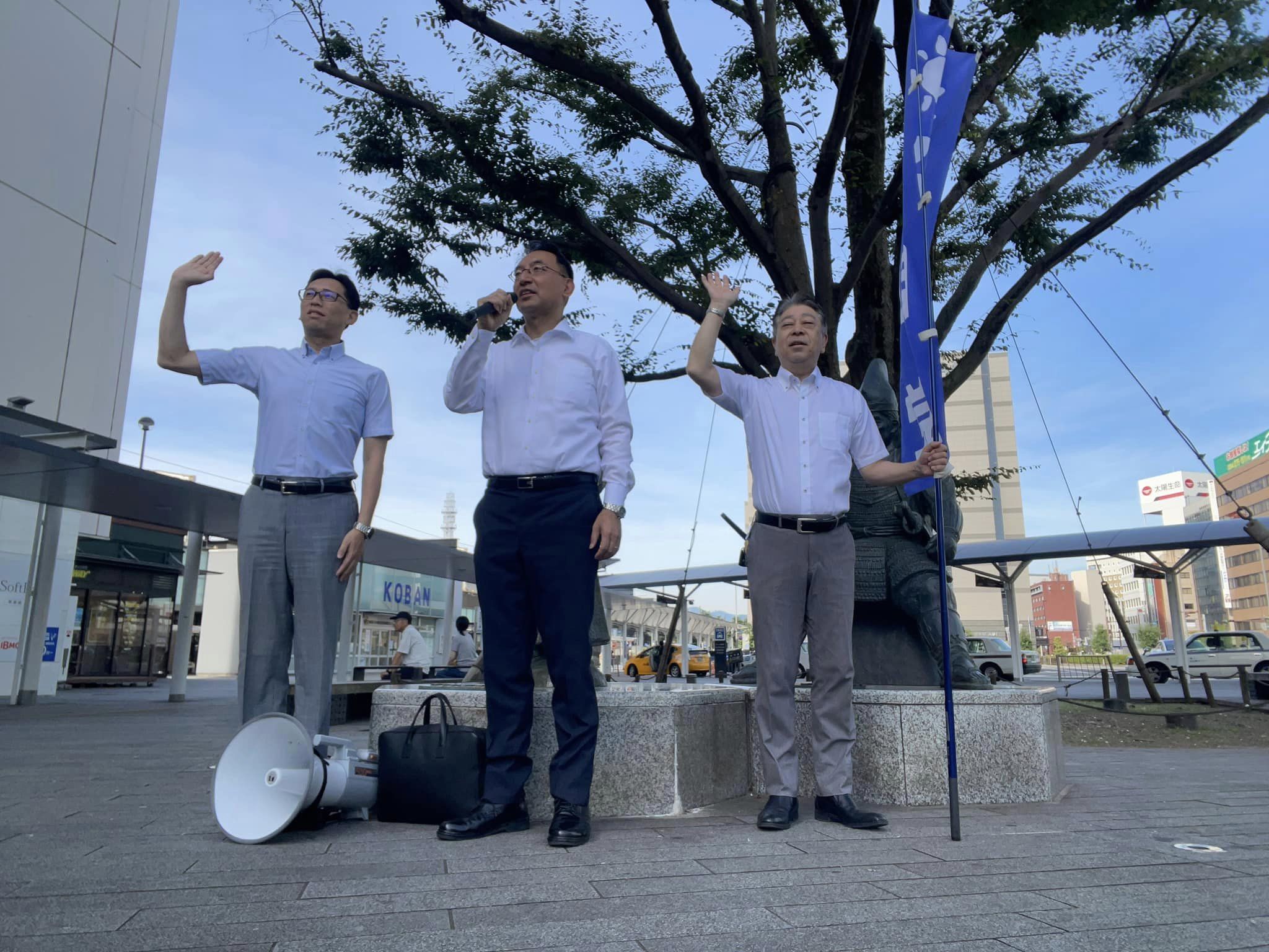 静岡駅北口前で街頭演説