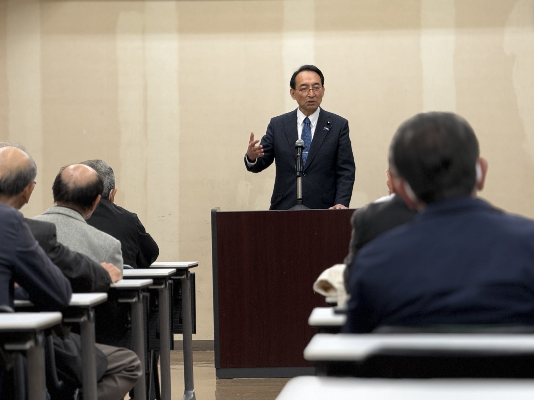 掛川市の山本行男市議が主催する公明党掛川支部会に、中道改革連合の小山のぶひろさんとともに参加