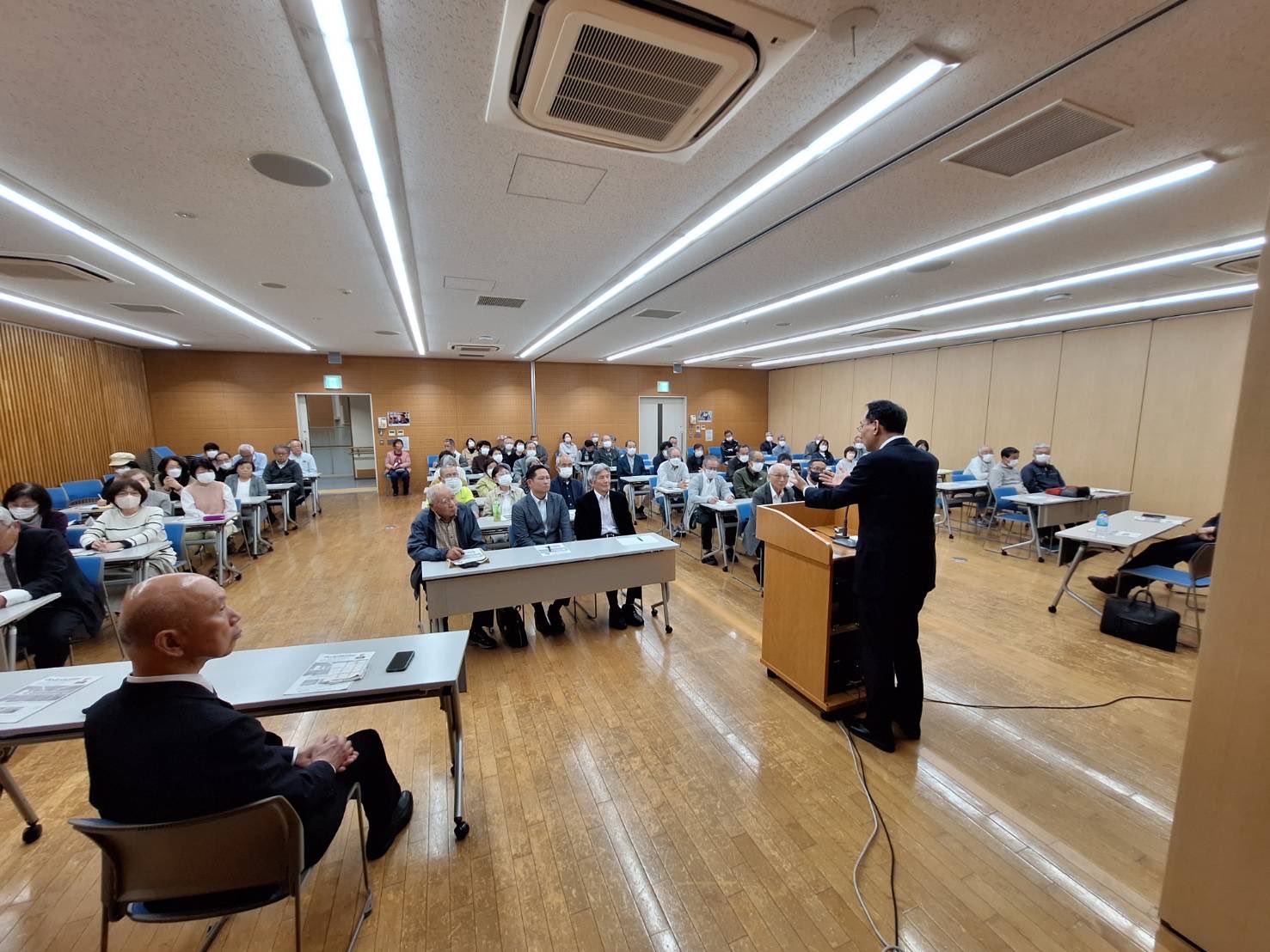  4月17日、磐田市の鈴木喜文市議、江塚学市議が主催する公明党磐田支部会に、中道改革連合の小山のぶひろさんとともに参加