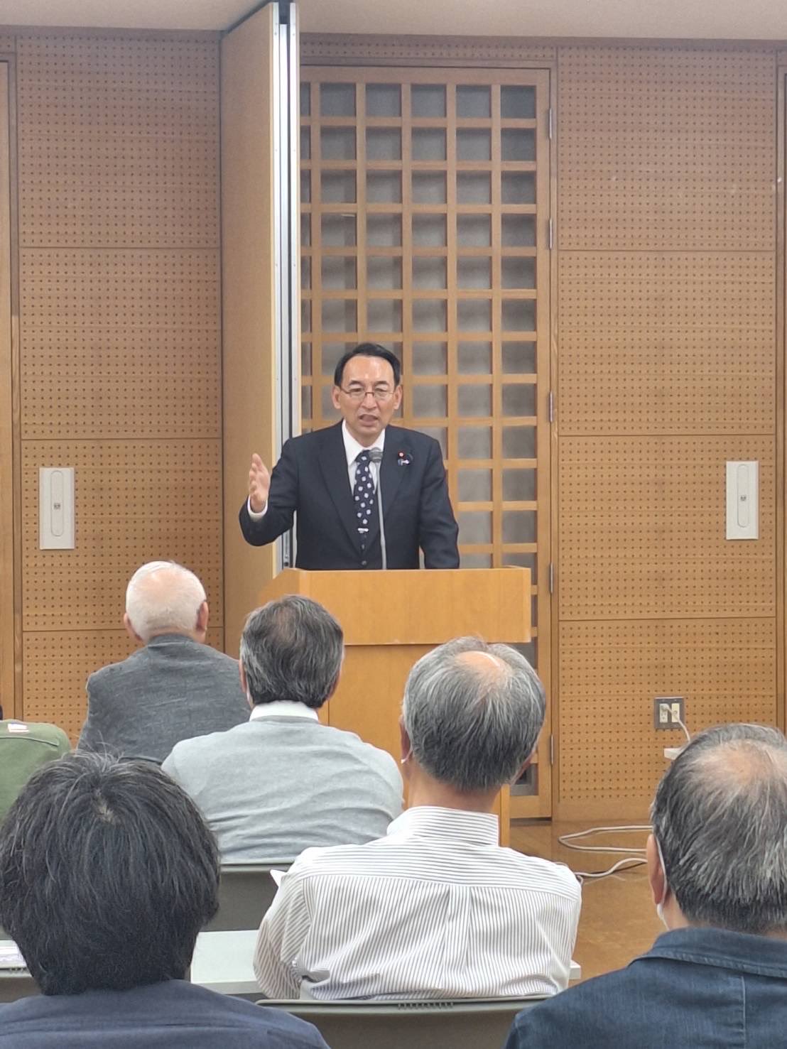  4月17日、磐田市の鈴木喜文市議、江塚学市議が主催する公明党磐田支部会に、中道改革連合の小山のぶひろさんとともに参加