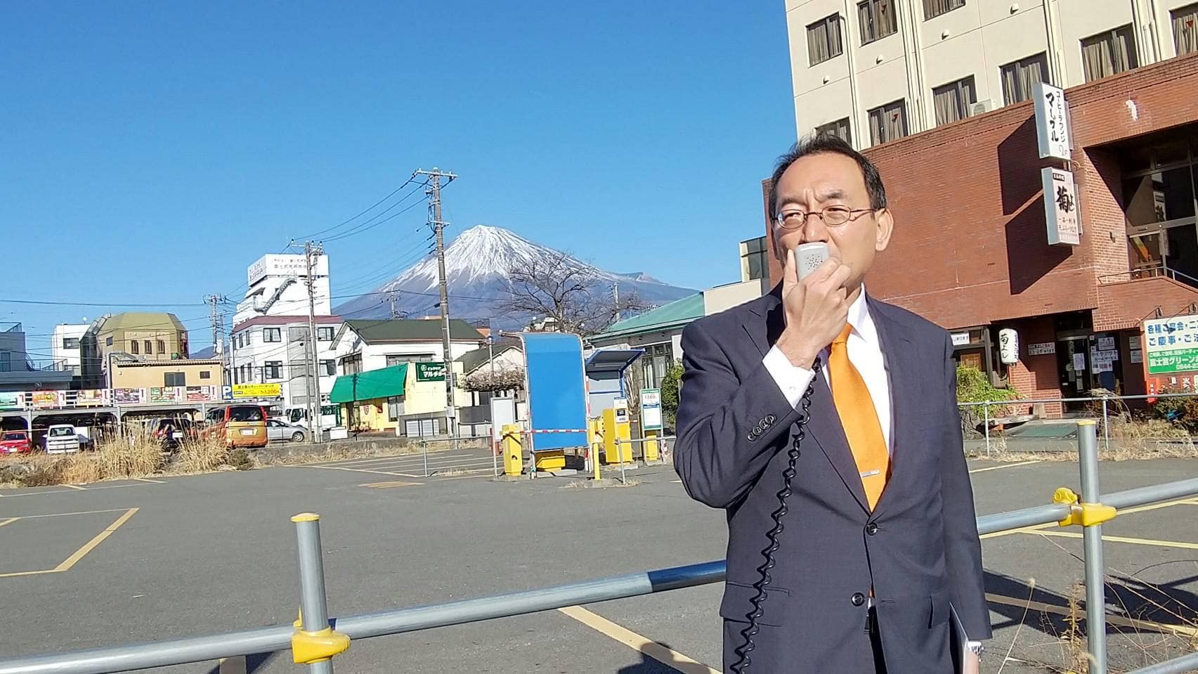 佐野寿夫 市議、齋藤和文 市議、山藤陽子 市議と一緒に、富士宮駅前で「成人の日」街頭演説