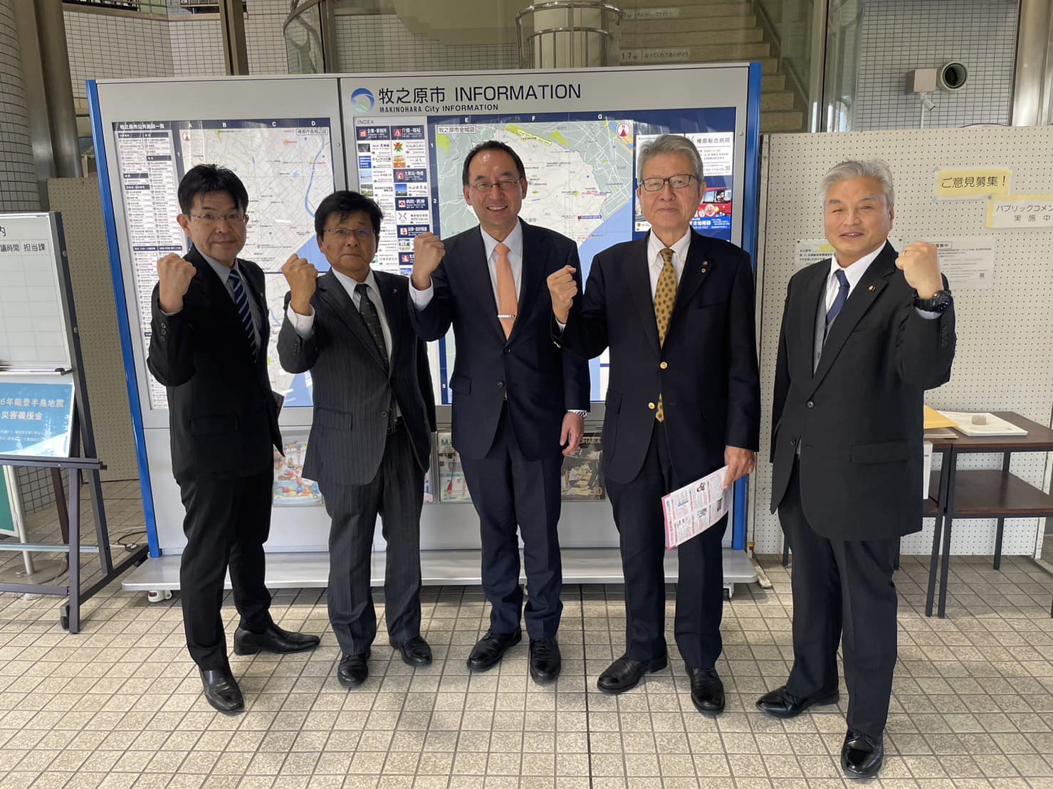 鈴木浩己 市議、松下完弘 市議、大石保幸 市議、山本信行 市議と一緒に焼津市、牧之原市、藤枝市の友党自由民主党の各支部長にご挨拶、意見交換